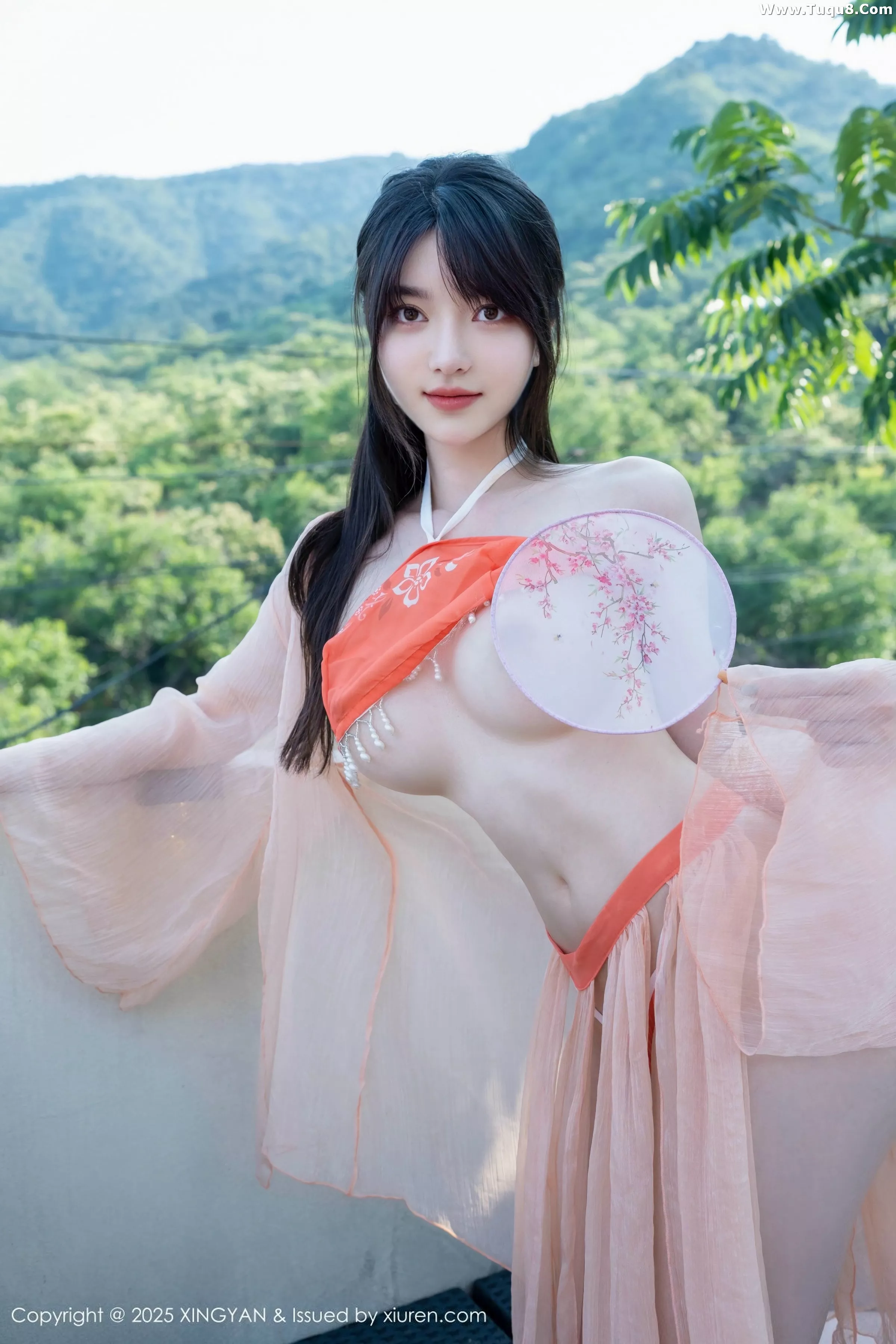 Xgyw.Org_[XINGYAN星颜社]VOL.369_模特白露lulu性感粉色情趣肚兜服饰秀曼妙身姿惹火诱惑写真68P