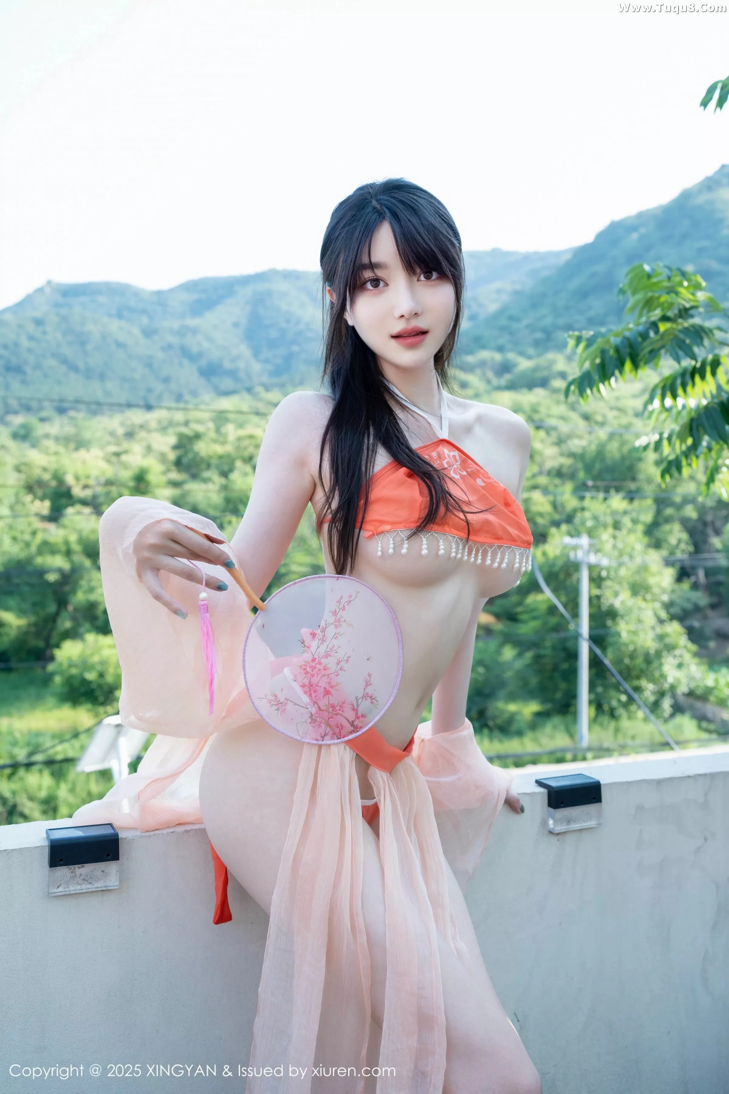 Xgyw.Org_[XINGYAN星颜社]VOL.369_模特白露lulu性感粉色情趣肚兜服饰秀曼妙身姿惹火诱惑写真68P