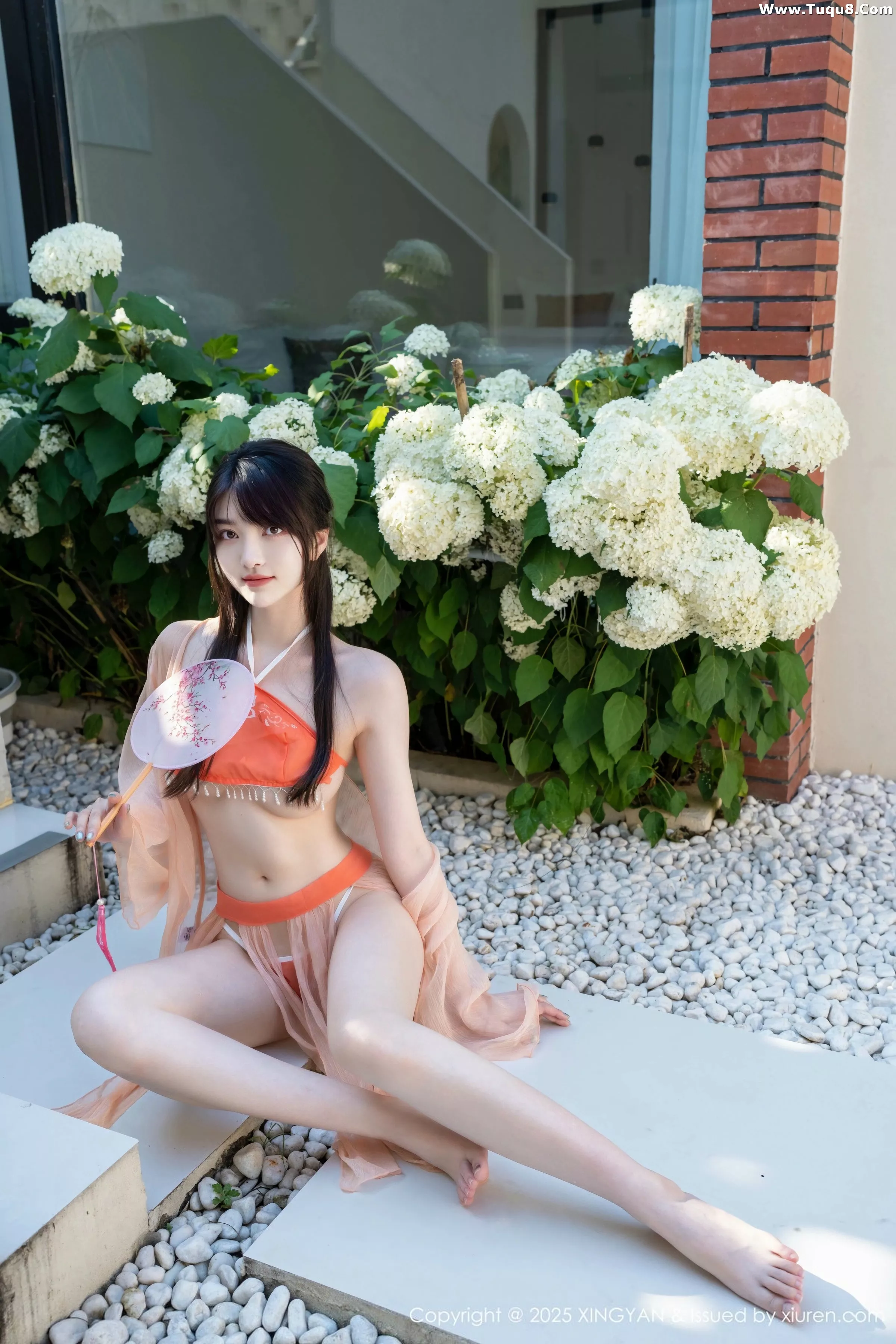 Xgyw.Org_[XINGYAN星颜社]VOL.369_模特白露lulu性感粉色情趣肚兜服饰秀曼妙身姿惹火诱惑写真68P