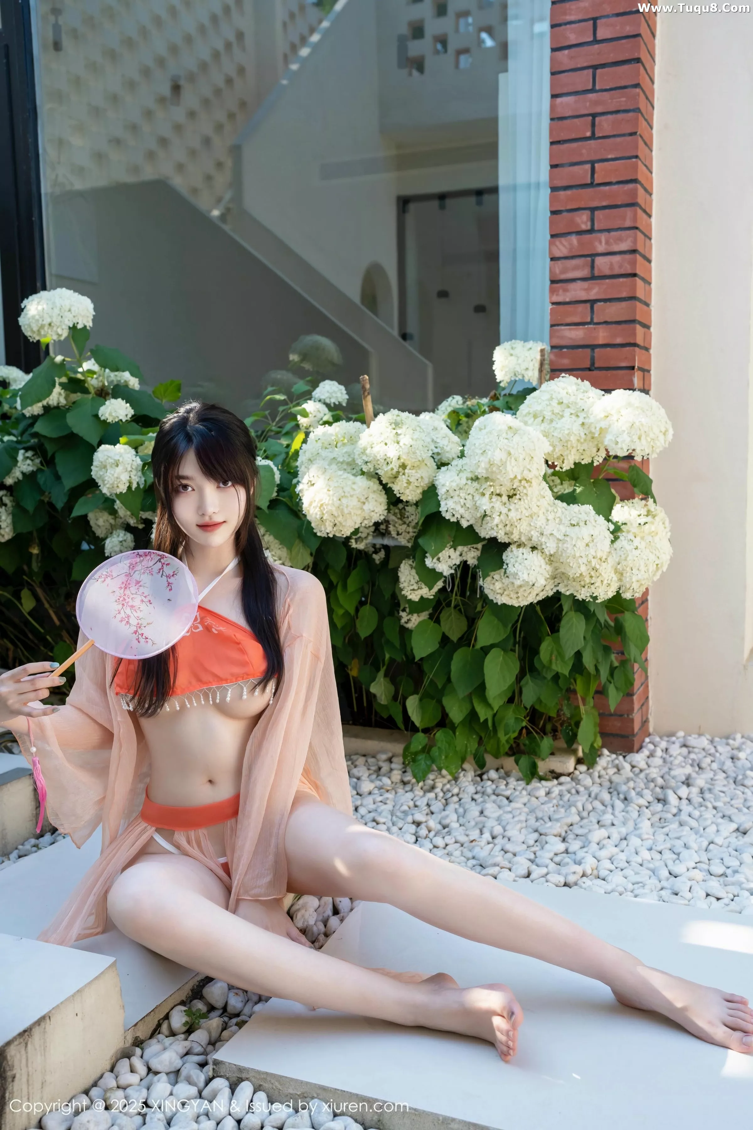 Xgyw.Org_[XINGYAN星颜社]VOL.369_模特白露lulu性感粉色情趣肚兜服饰秀曼妙身姿惹火诱惑写真68P