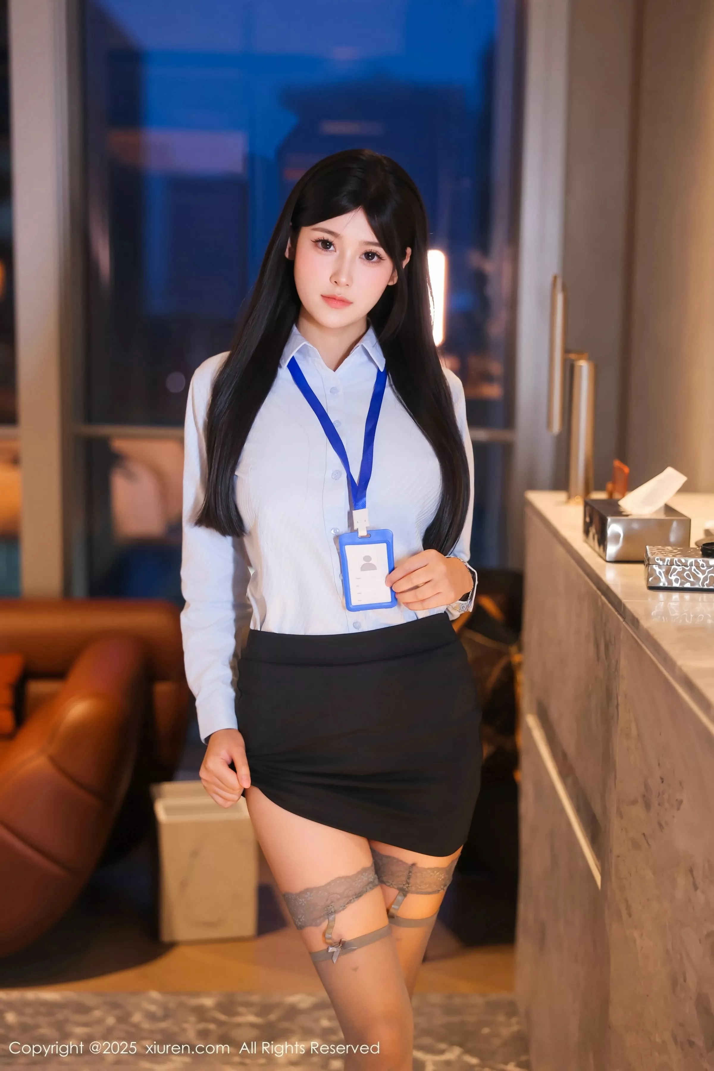 Xgyw.Org_[XiuRen秀人网]No.10440_模特余安安OL服饰露黑色情趣内衣配灰丝袜秀凹凸身材诱惑写真69P