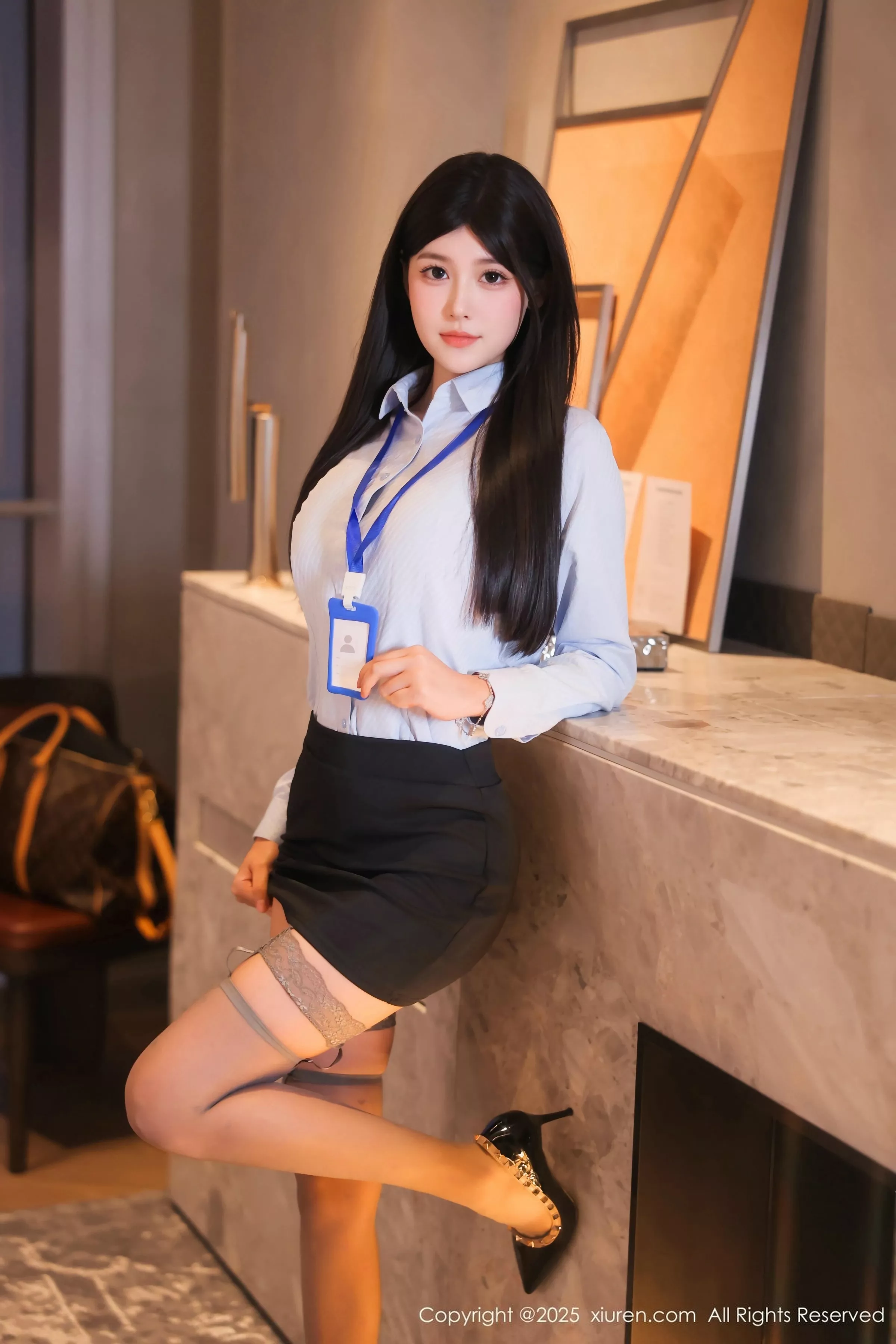 Xgyw.Org_[XiuRen秀人网]No.10440_模特余安安OL服饰露黑色情趣内衣配灰丝袜秀凹凸身材诱惑写真69P