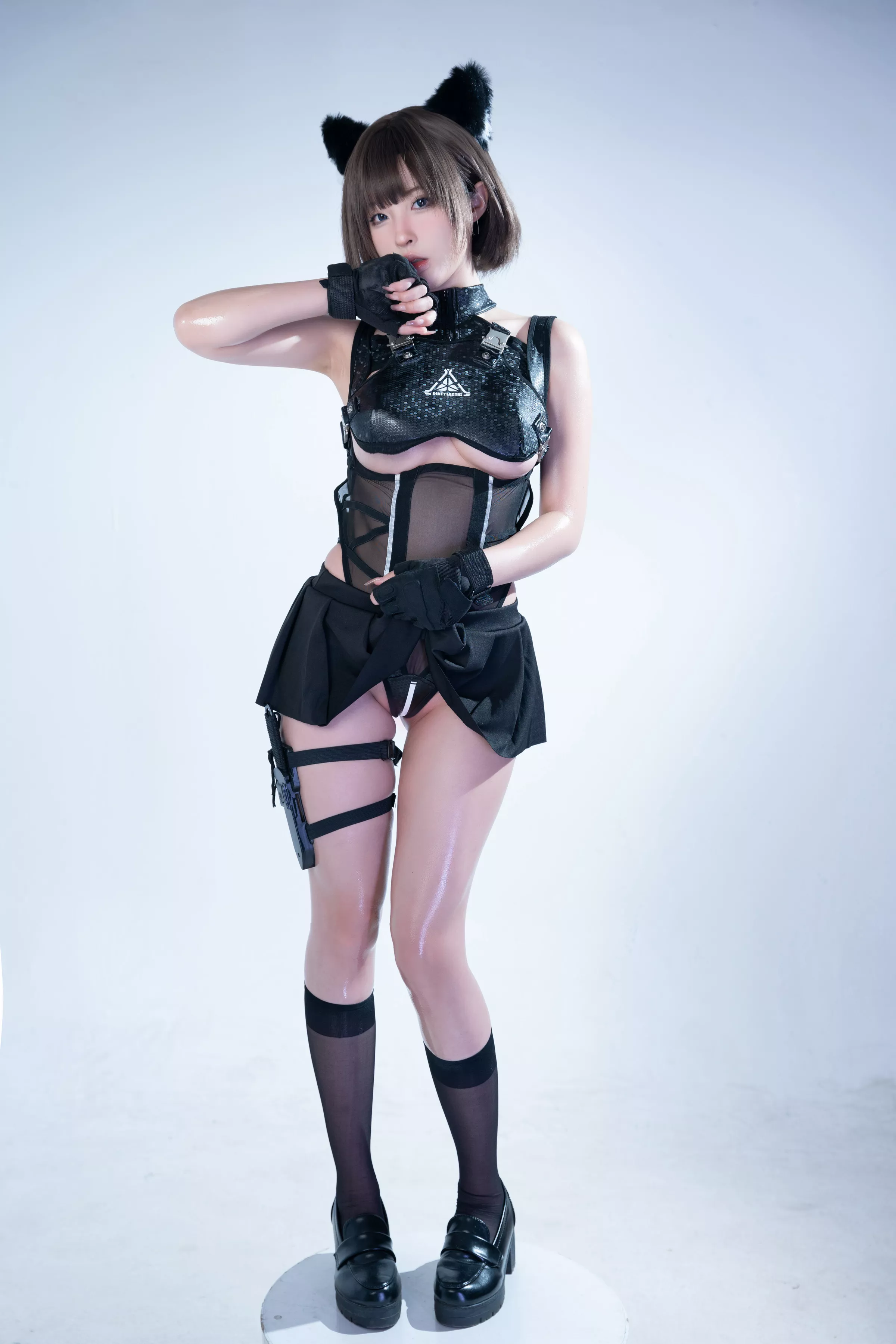 Xgyw.Org_Cos小姐姐幼爱youmeko喵武主题私房性感黑色情趣服饰配黑色丝袜秀翘臀美腿诱惑写真75P