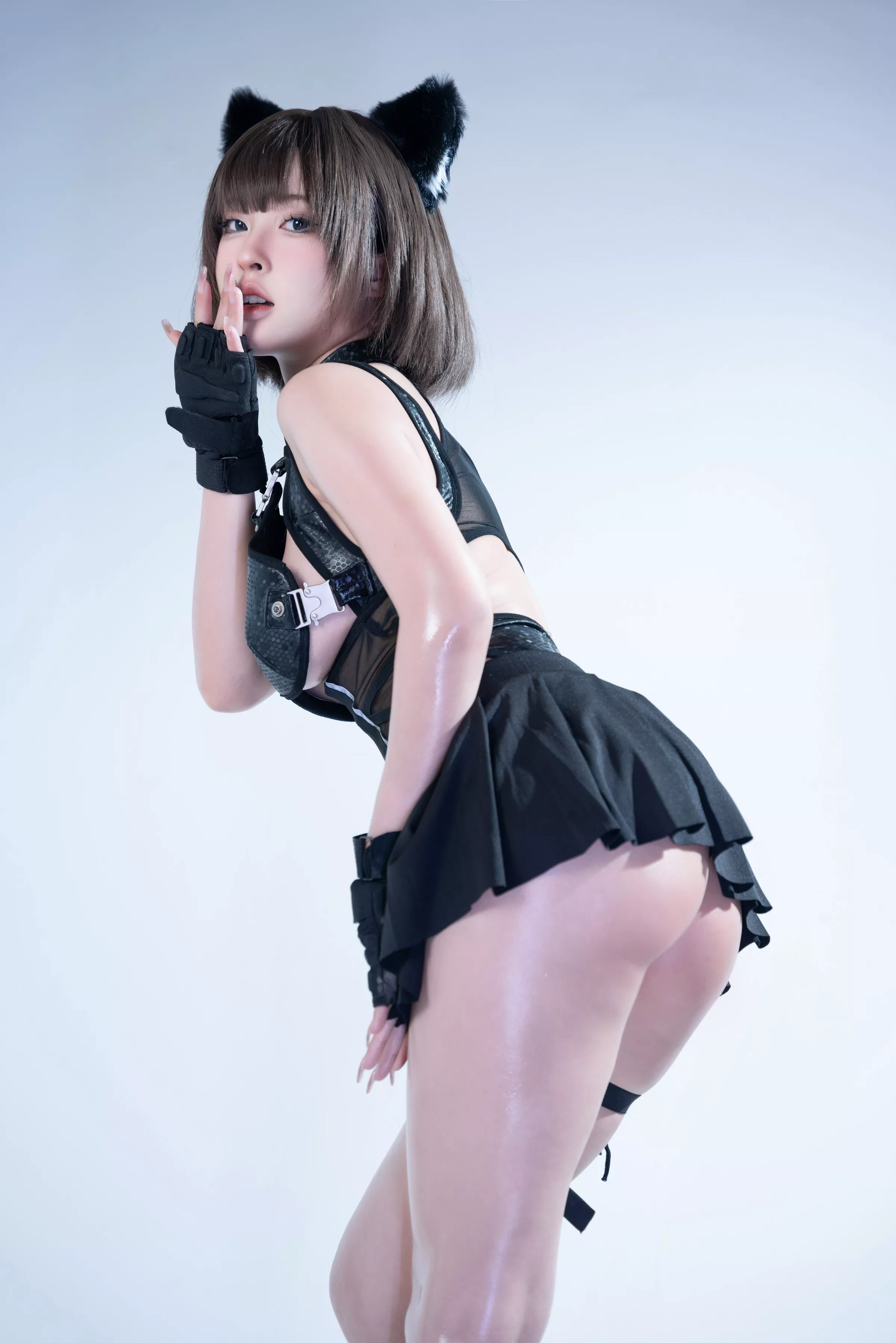 Xgyw.Org_Cos小姐姐幼爱youmeko喵武主题私房性感黑色情趣服饰配黑色丝袜秀翘臀美腿诱惑写真75P
