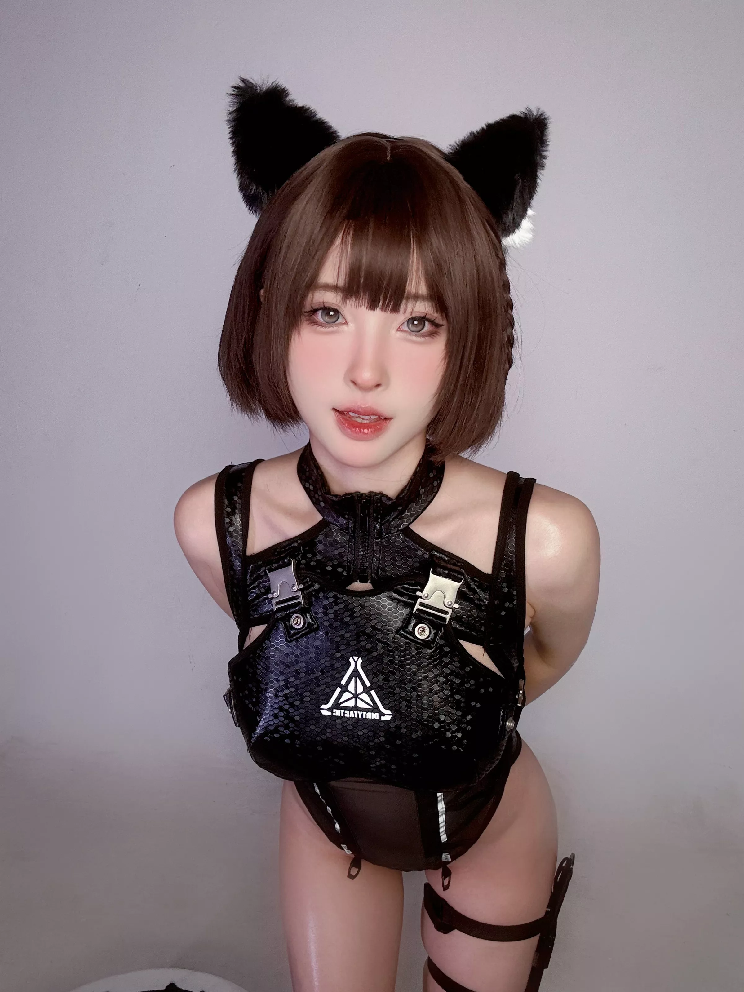 Xgyw.Org_Cos小姐姐幼爱youmeko喵武主题私房性感黑色情趣服饰配黑色丝袜秀翘臀美腿诱惑写真75P