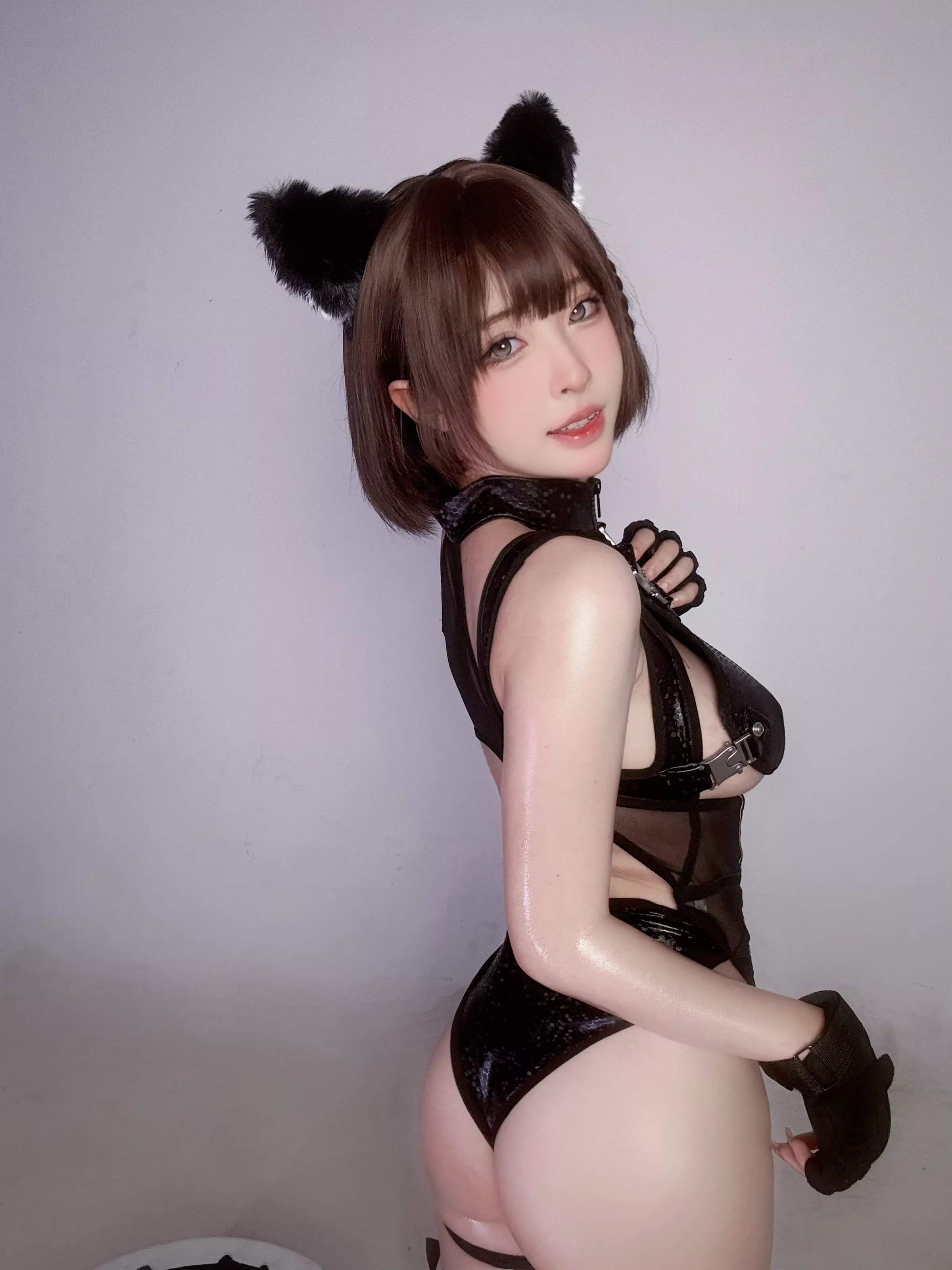 Xgyw.Org_Cos小姐姐幼爱youmeko喵武主题私房性感黑色情趣服饰配黑色丝袜秀翘臀美腿诱惑写真75P