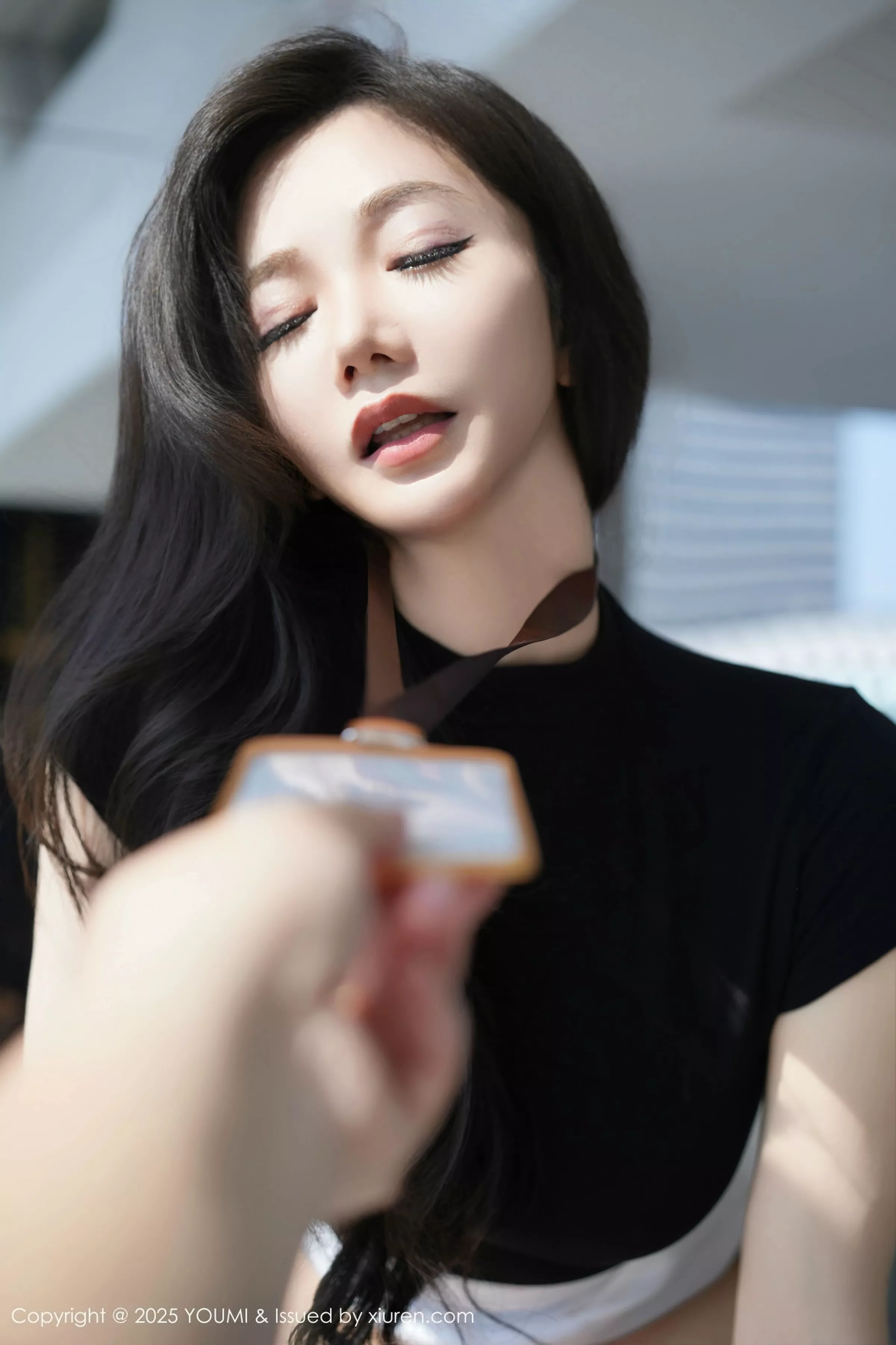 Xgyw.Org_[YouMi尤蜜荟]Vol.1144_女神心妍小公主性感黑色OL服饰配超薄肉丝秀丰腴身材诱惑写真78P