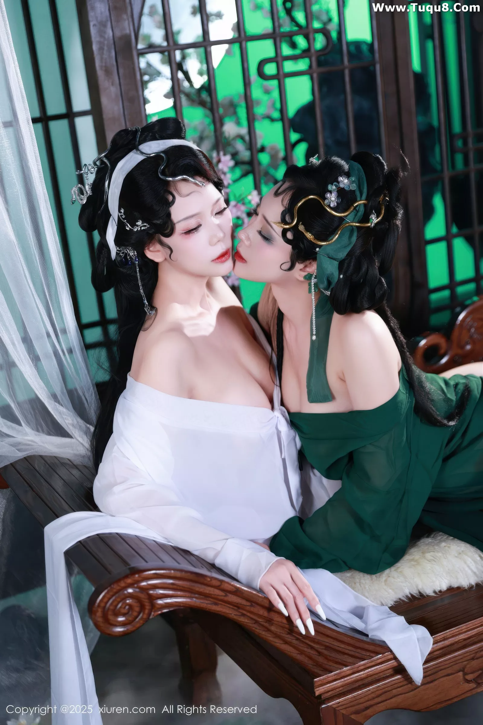 Xgyw.Org_[XiuRen秀人网]No.10561_模特南乔古风场景青蛇装扮性感低胸服饰秀完美身材诱惑写真88P