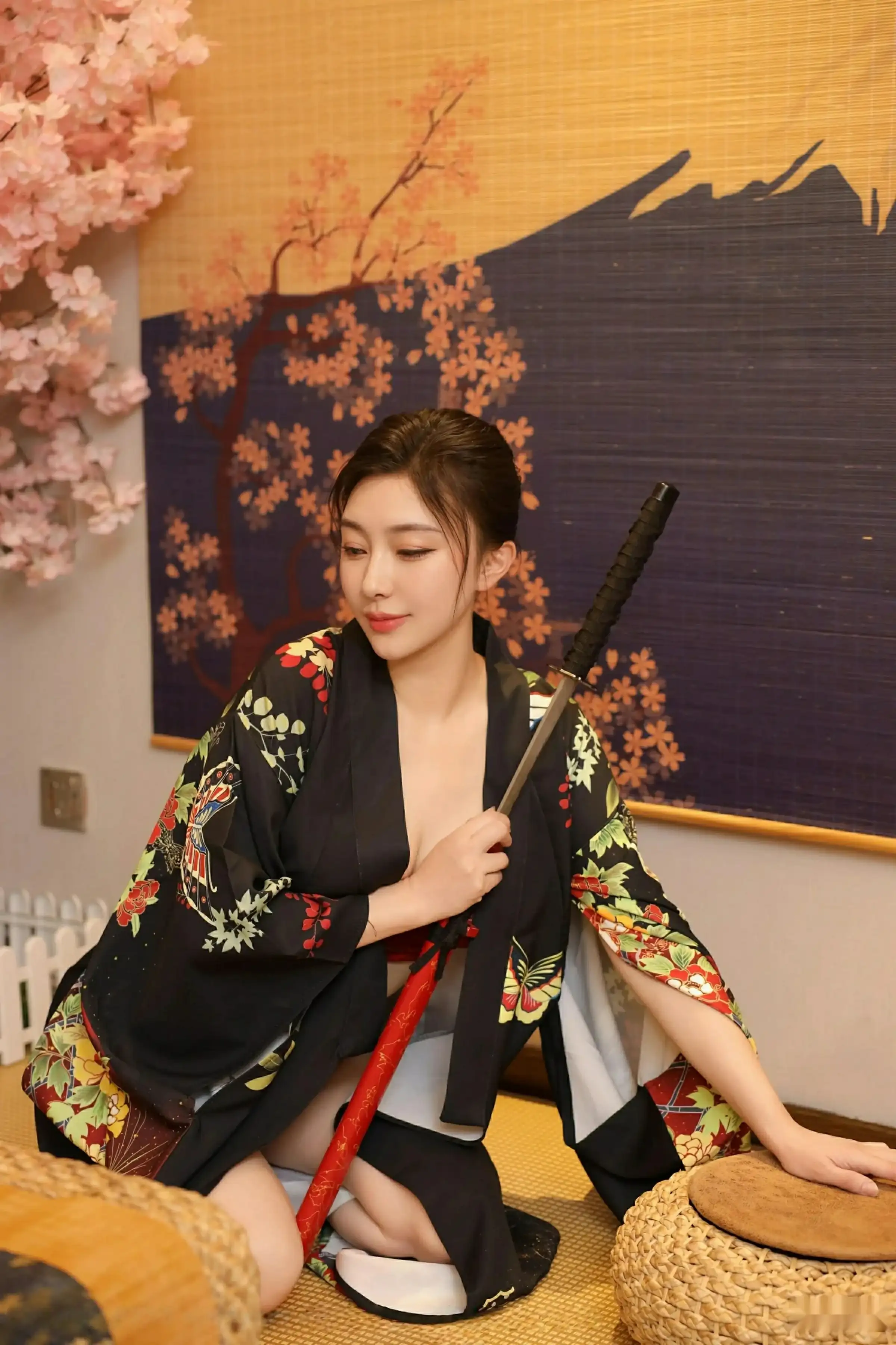 Xgyw.Org_[XiuRen秀人网]No.10627_模特苏一诺性感日系黑色服饰露红色内衣秀曼妙身材迷人诱惑写真80P