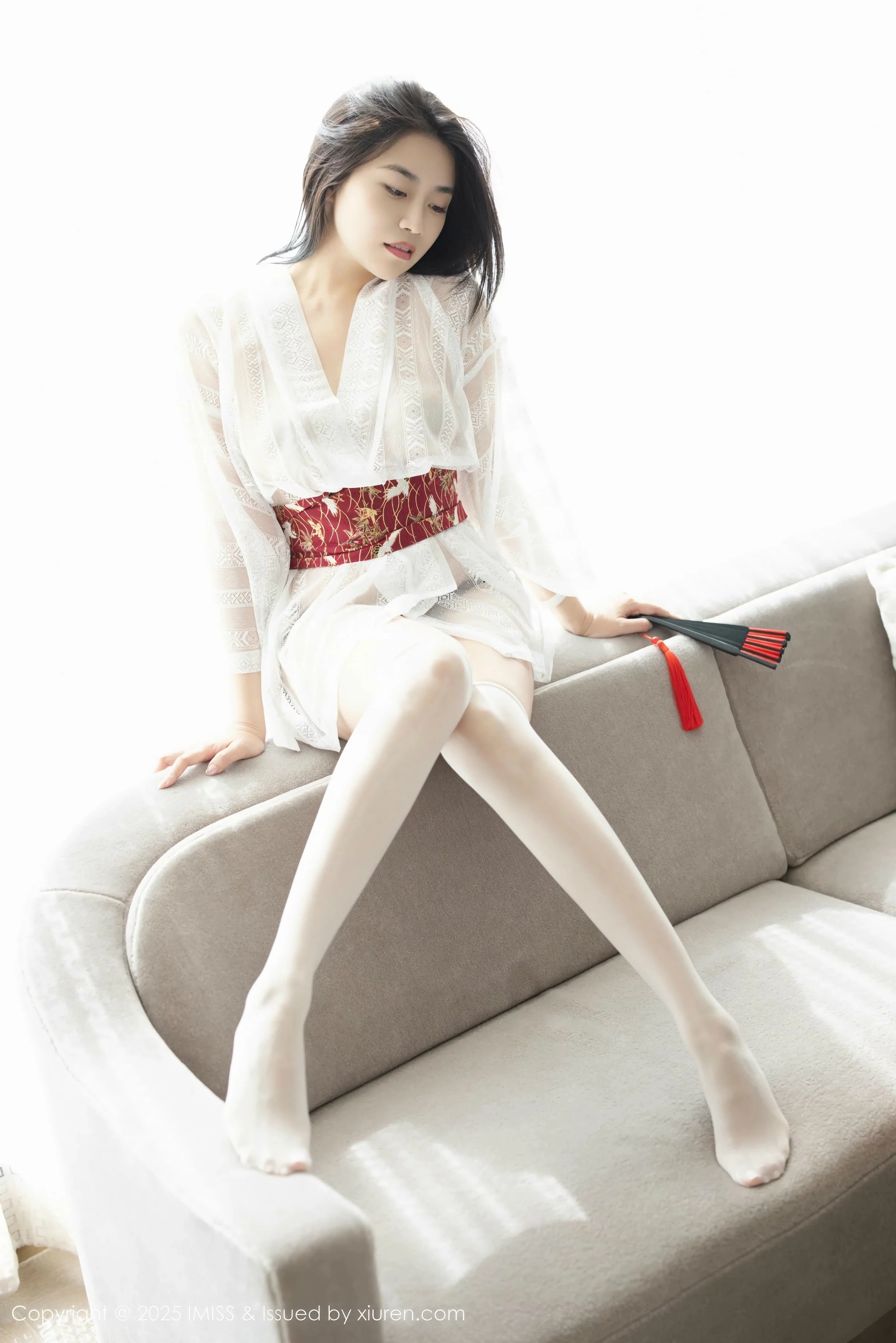 Xgyw.Org_[IMISS爱蜜社]Vol.798_女神许诺Sabrina性感轻透上衣配白色丝袜秀完美身材诱惑写真59P
