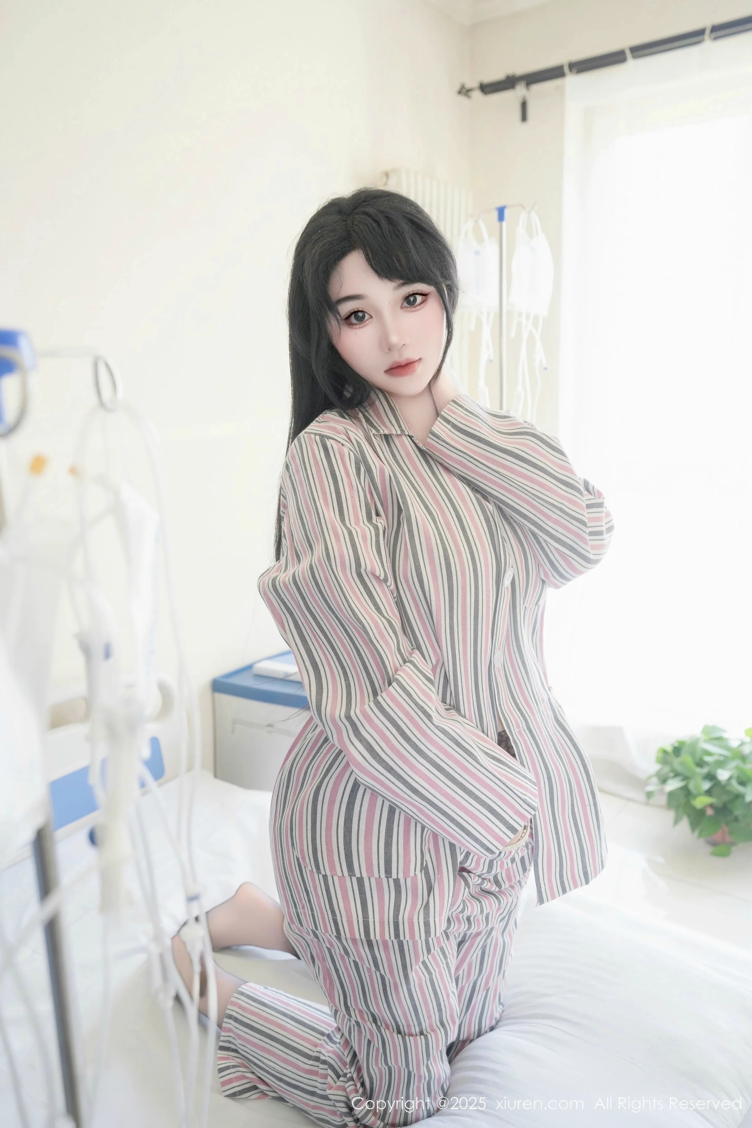 Xgyw.Org_[XiuRen秀人网]No.10648_模特汐汐爱吃草莓医院主题性感衬衫配黑丝吊袜秀完美身材诱惑写真80P