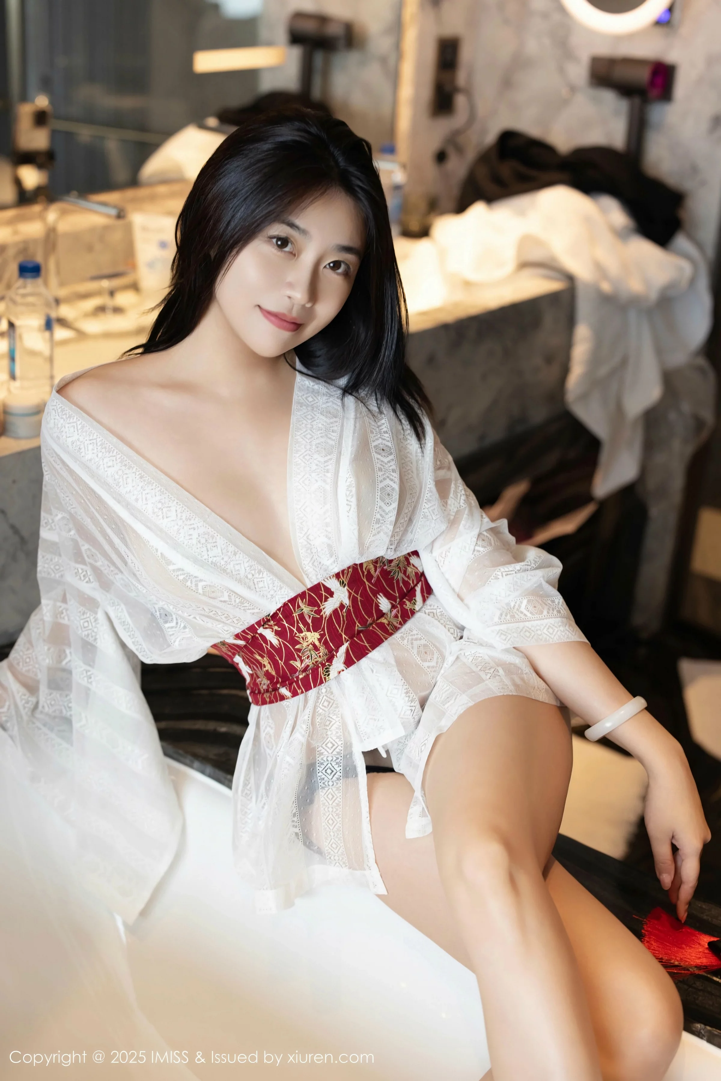 Xgyw.Org_[IMISS爱蜜社]Vol.798_女神许诺Sabrina性感轻透上衣配白色丝袜秀完美身材诱惑写真59P