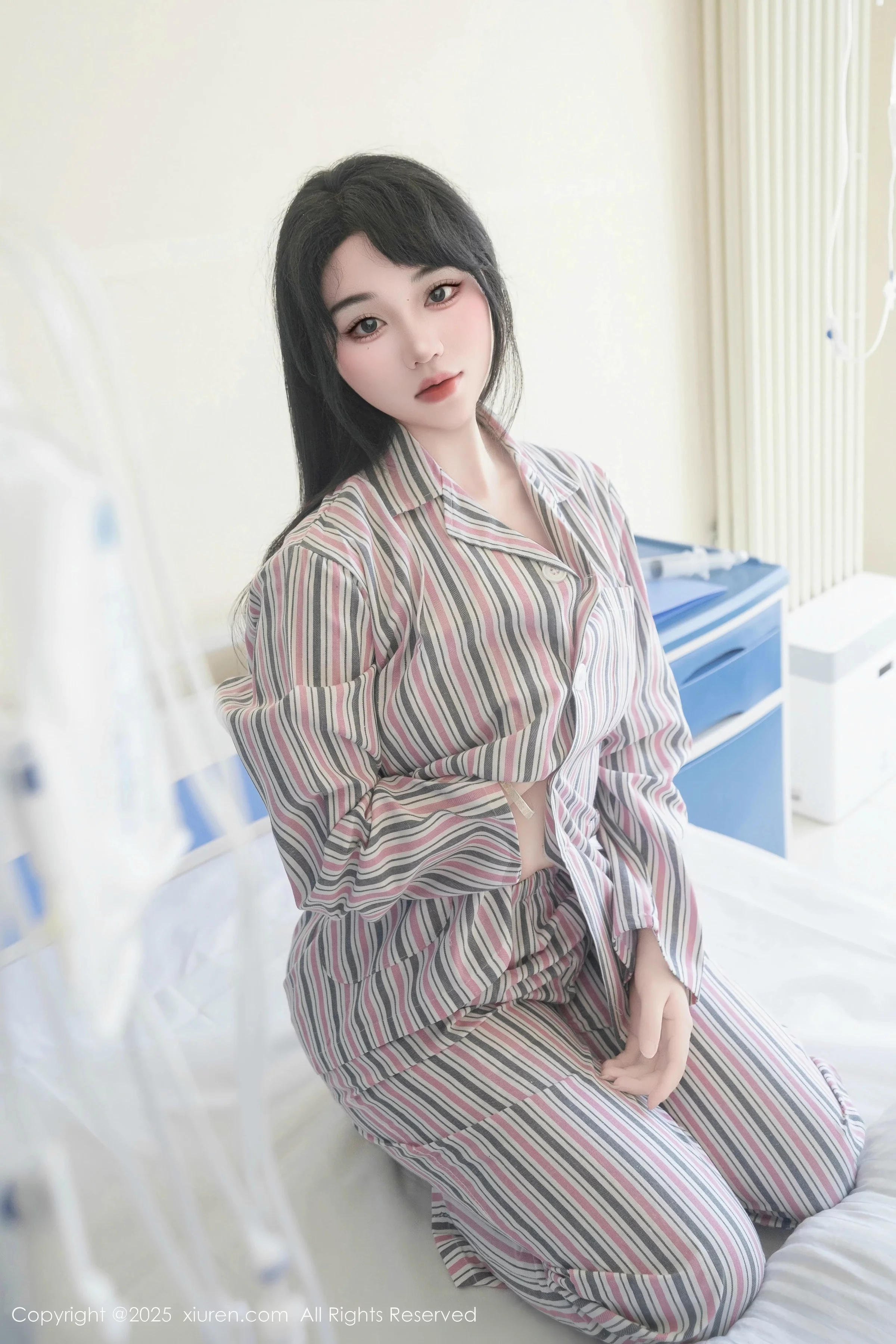 Xgyw.Org_[XiuRen秀人网]No.10648_模特汐汐爱吃草莓医院主题性感衬衫配黑丝吊袜秀完美身材诱惑写真80P
