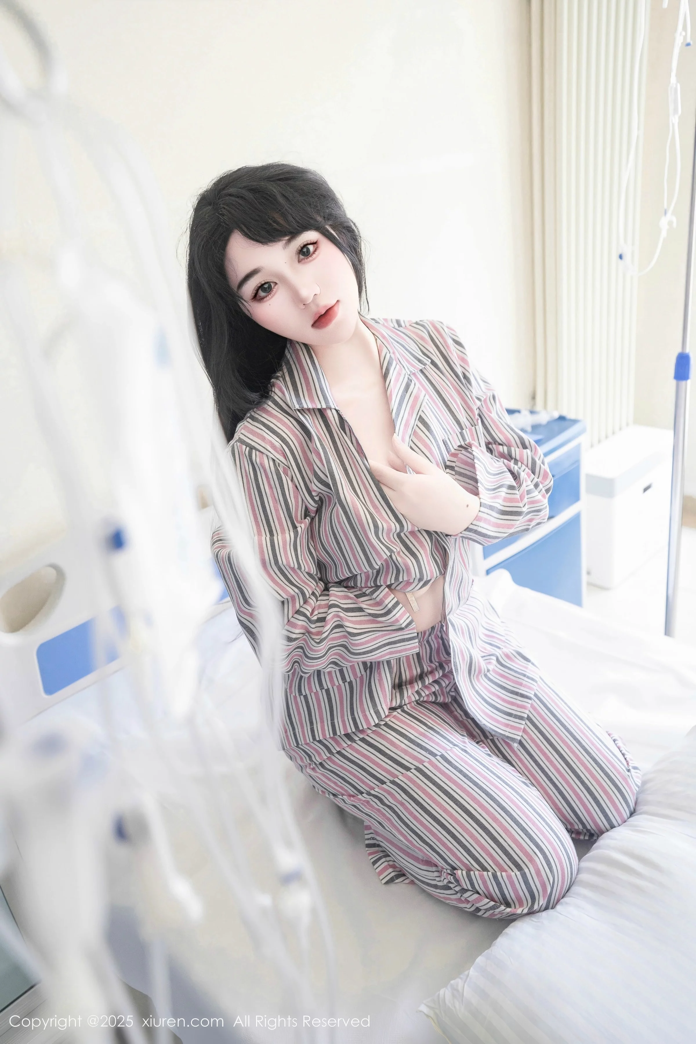 Xgyw.Org_[XiuRen秀人网]No.10648_模特汐汐爱吃草莓医院主题性感衬衫配黑丝吊袜秀完美身材诱惑写真80P