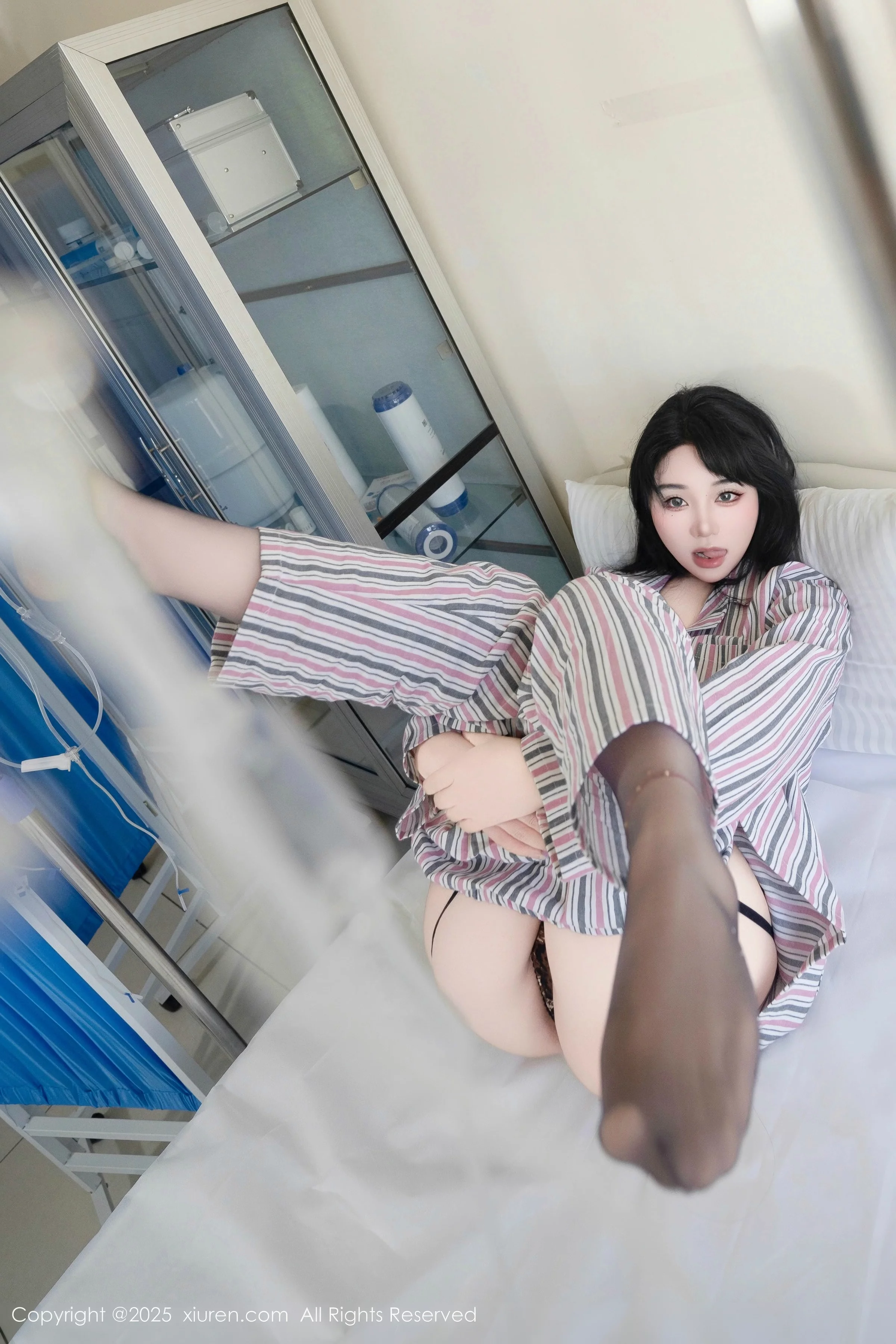 Xgyw.Org_[XiuRen秀人网]No.10648_模特汐汐爱吃草莓医院主题性感衬衫配黑丝吊袜秀完美身材诱惑写真80P