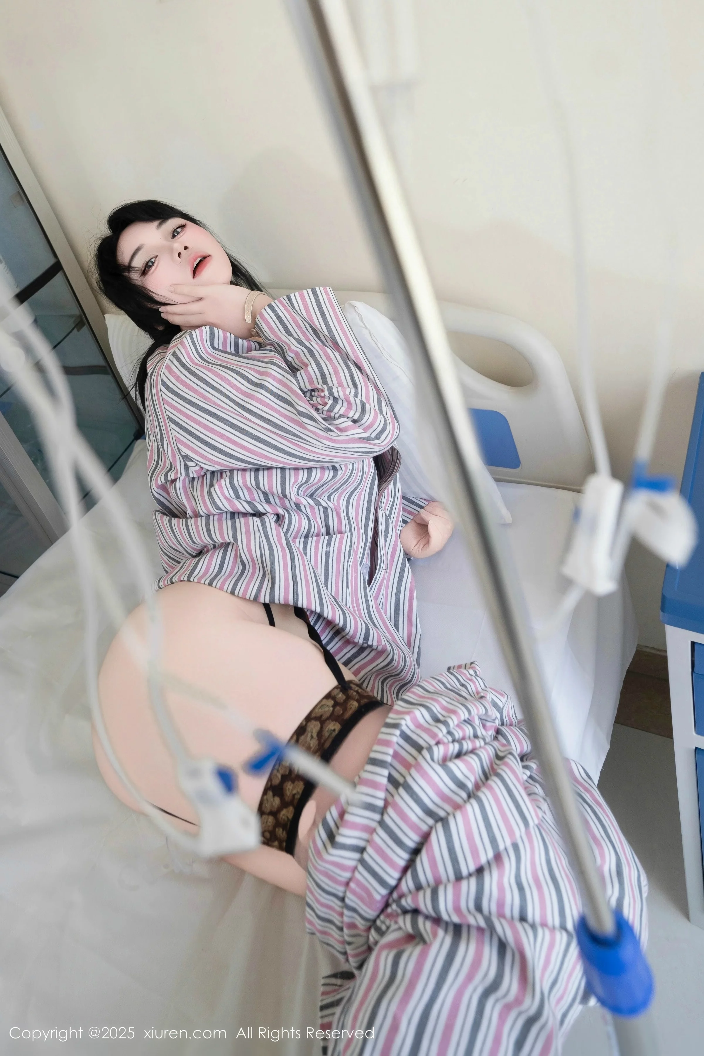 Xgyw.Org_[XiuRen秀人网]No.10648_模特汐汐爱吃草莓医院主题性感衬衫配黑丝吊袜秀完美身材诱惑写真80P