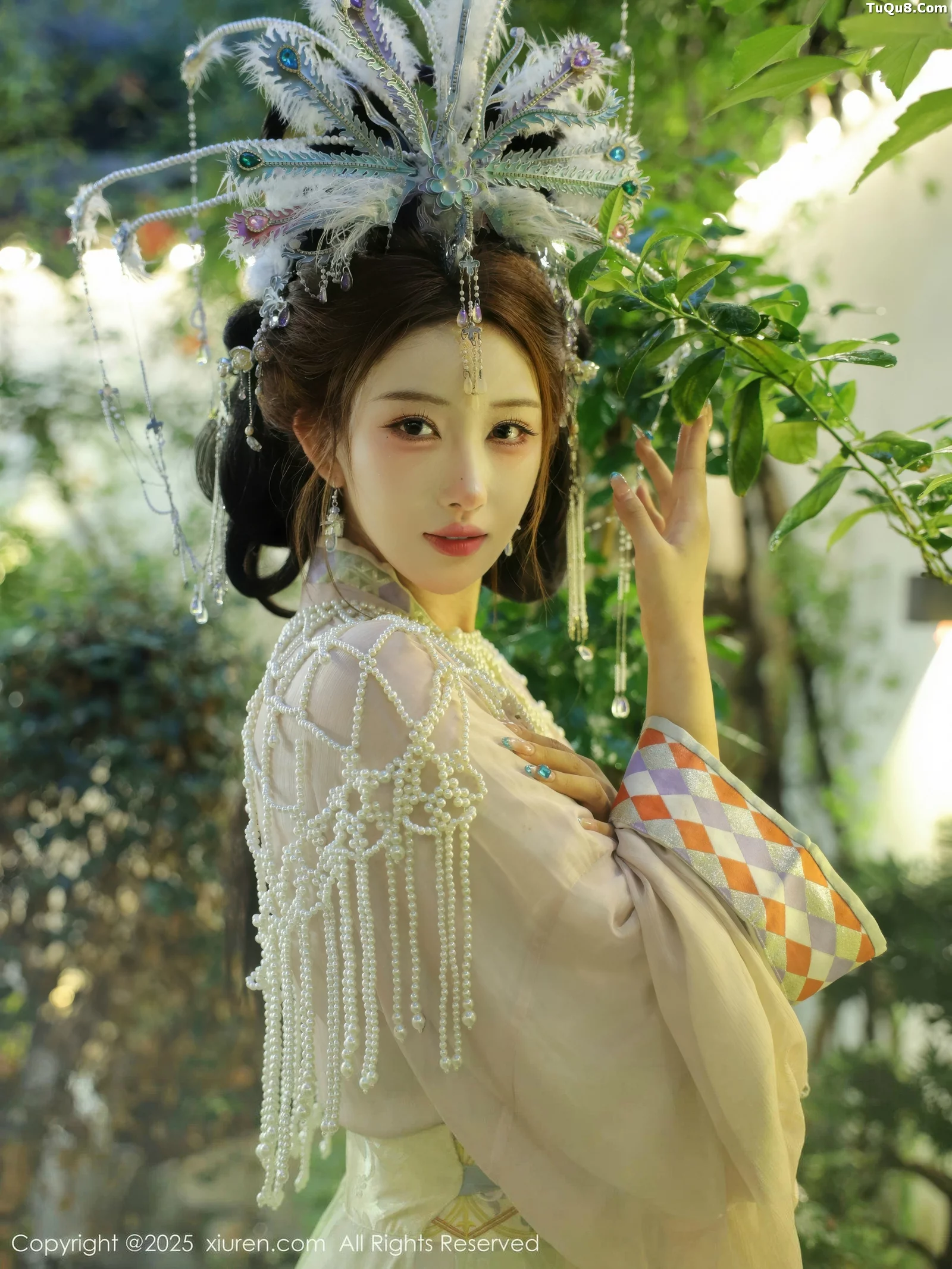 Xgyw.Org_[XiuRen秀人网]No.10736_模特金允希Yuki性感浅色古装薄纱服饰秀丰腴身材迷人诱惑写真80P