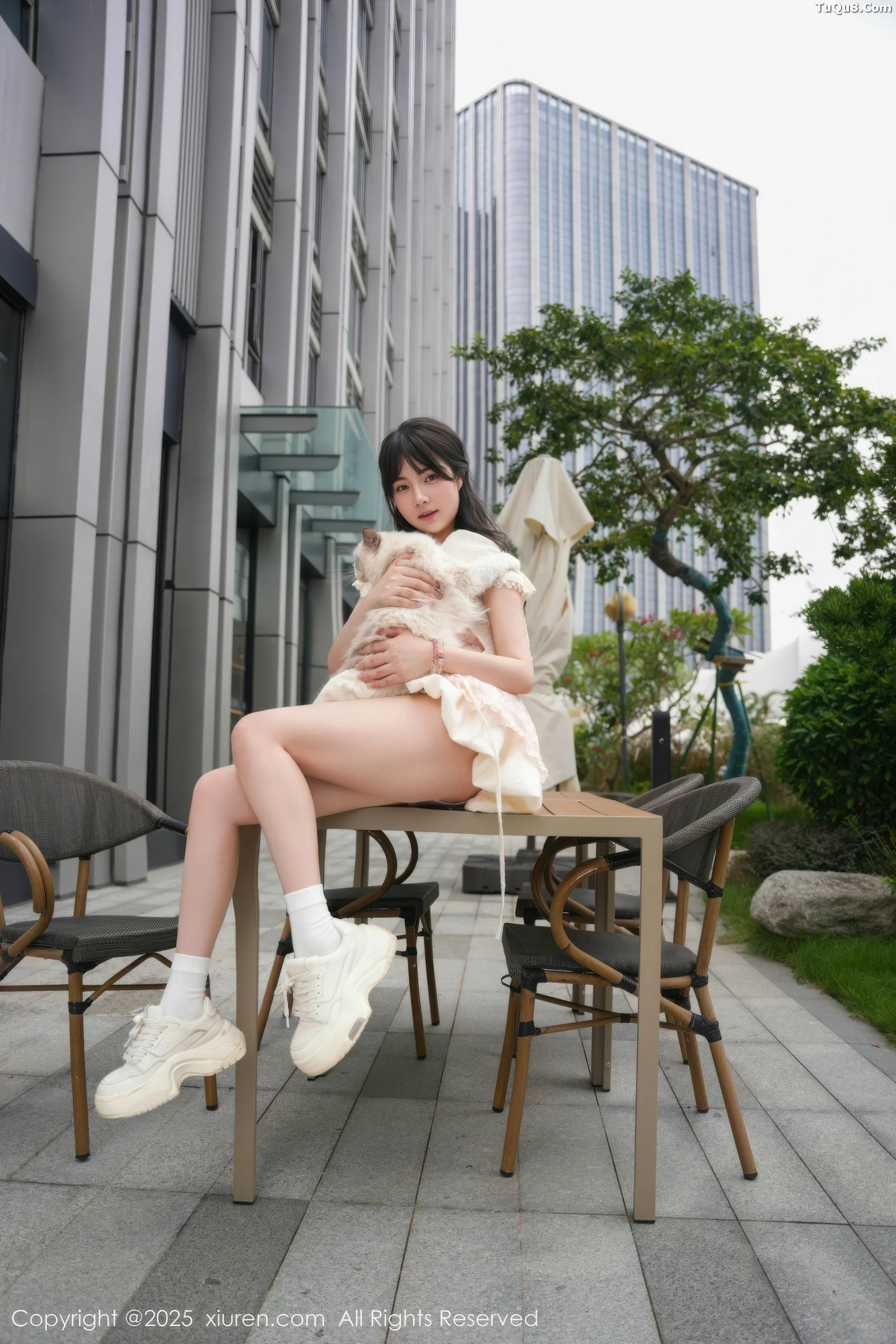 Xgyw.Org_[XiuRen秀人网]No.10734_模特软情性感浅色连衣短裙配白色腿袜秀翘臀模特撩人诱惑写真75P