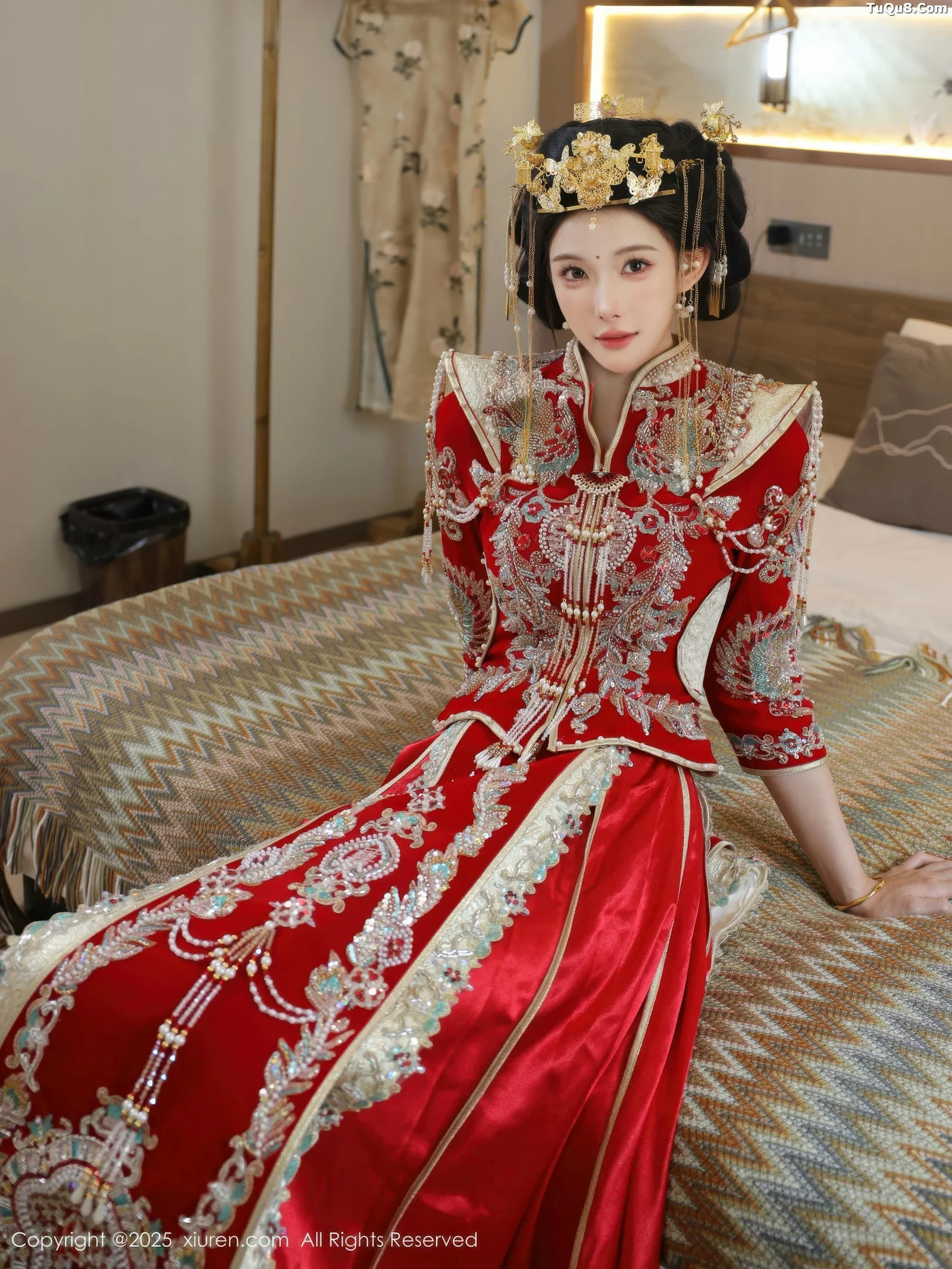 Xgyw.Org_[XiuRen秀人网]No.10742_模特梨霜儿性感红色新娘服饰配肉色丝袜秀丰腴身材迷人诱惑写真84P