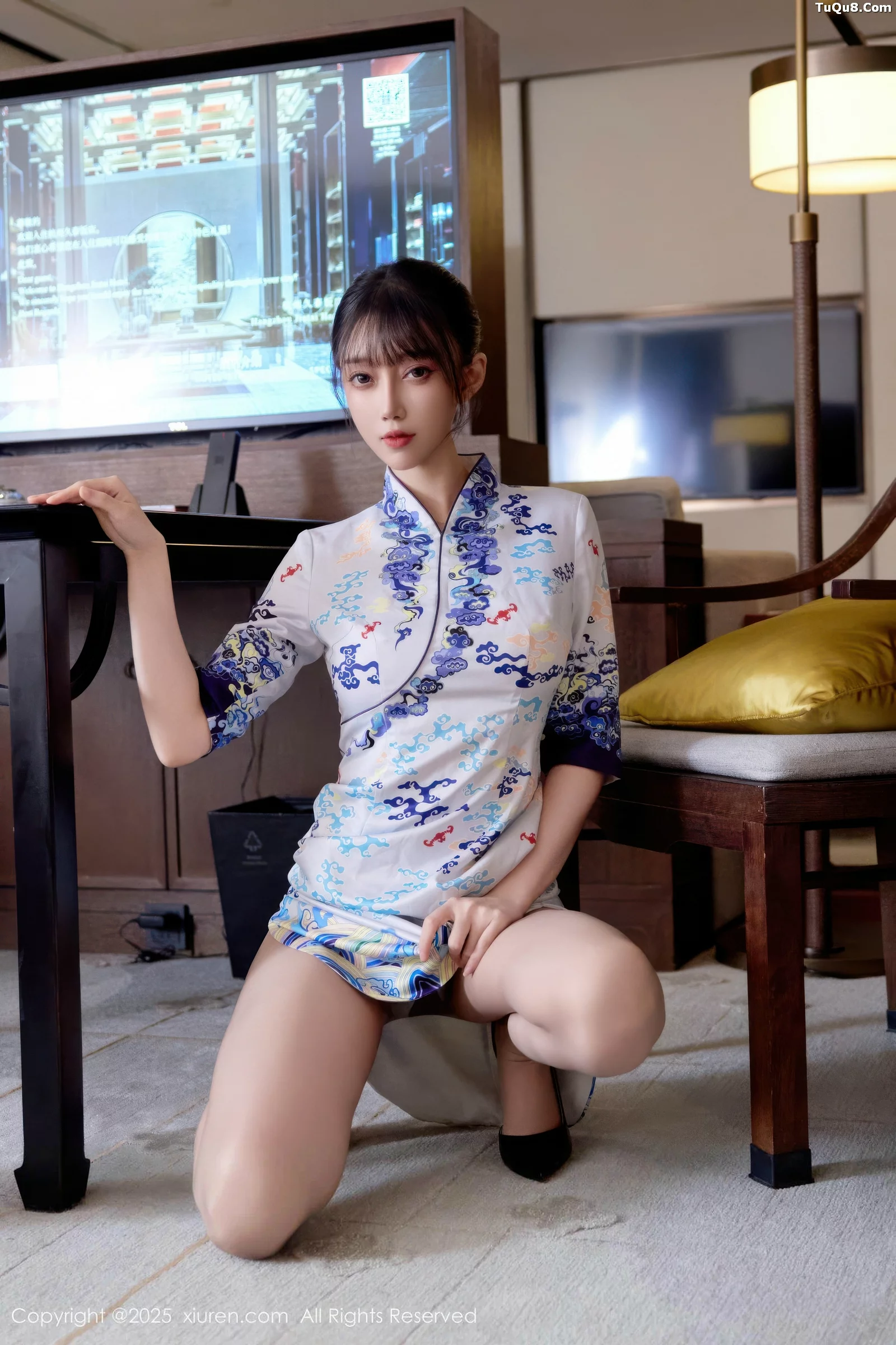 Xgyw.Org_[XiuRen秀人网]No.10741_模特玥儿玥er性感空姐制服旗袍配超薄肉色秀完美身材诱惑写真75P