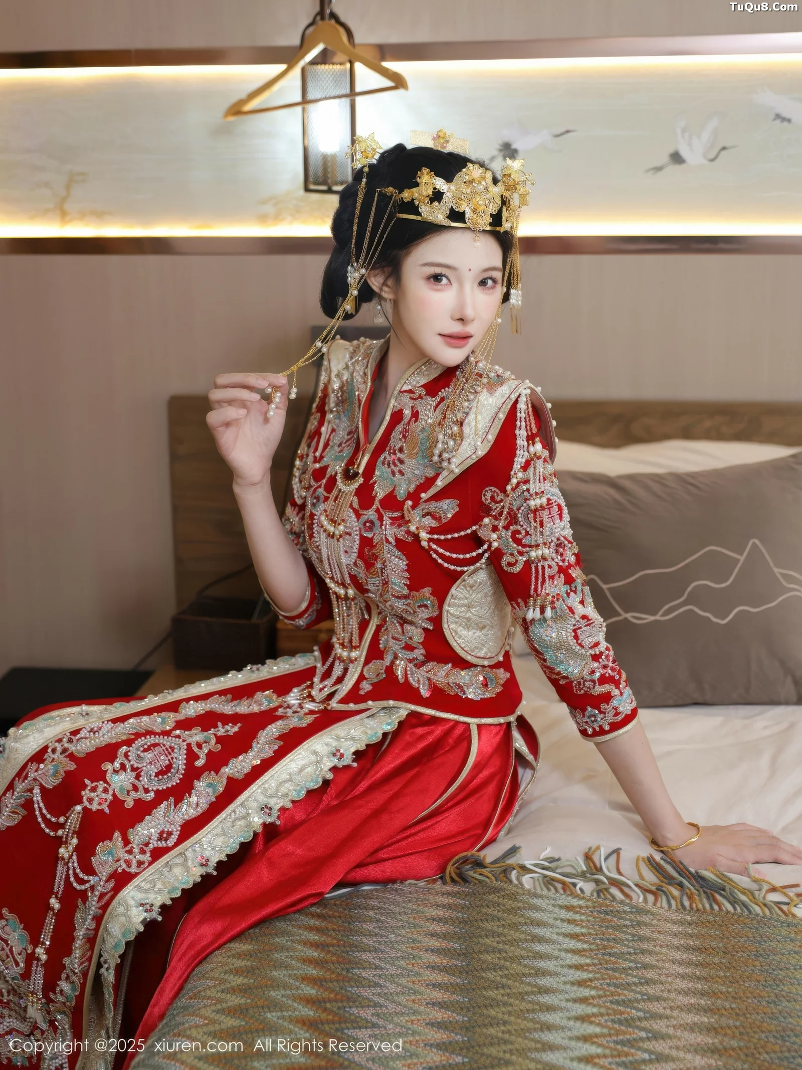 Xgyw.Org_[XiuRen秀人网]No.10742_模特梨霜儿性感红色新娘服饰配肉色丝袜秀丰腴身材迷人诱惑写真84P