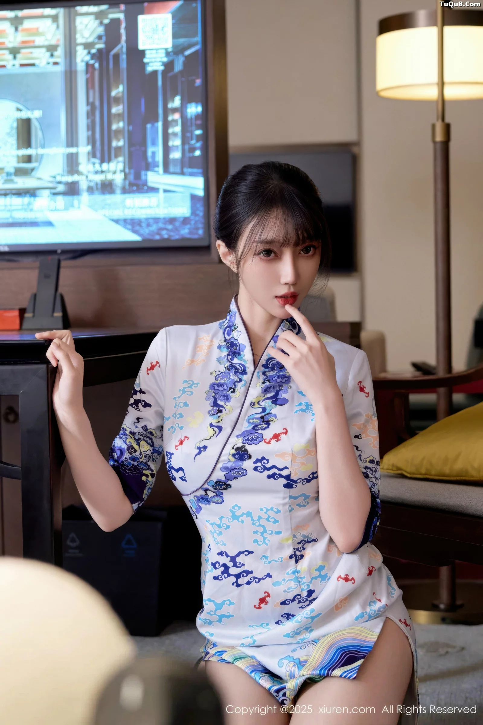 Xgyw.Org_[XiuRen秀人网]No.10741_模特玥儿玥er性感空姐制服旗袍配超薄肉色秀完美身材诱惑写真75P
