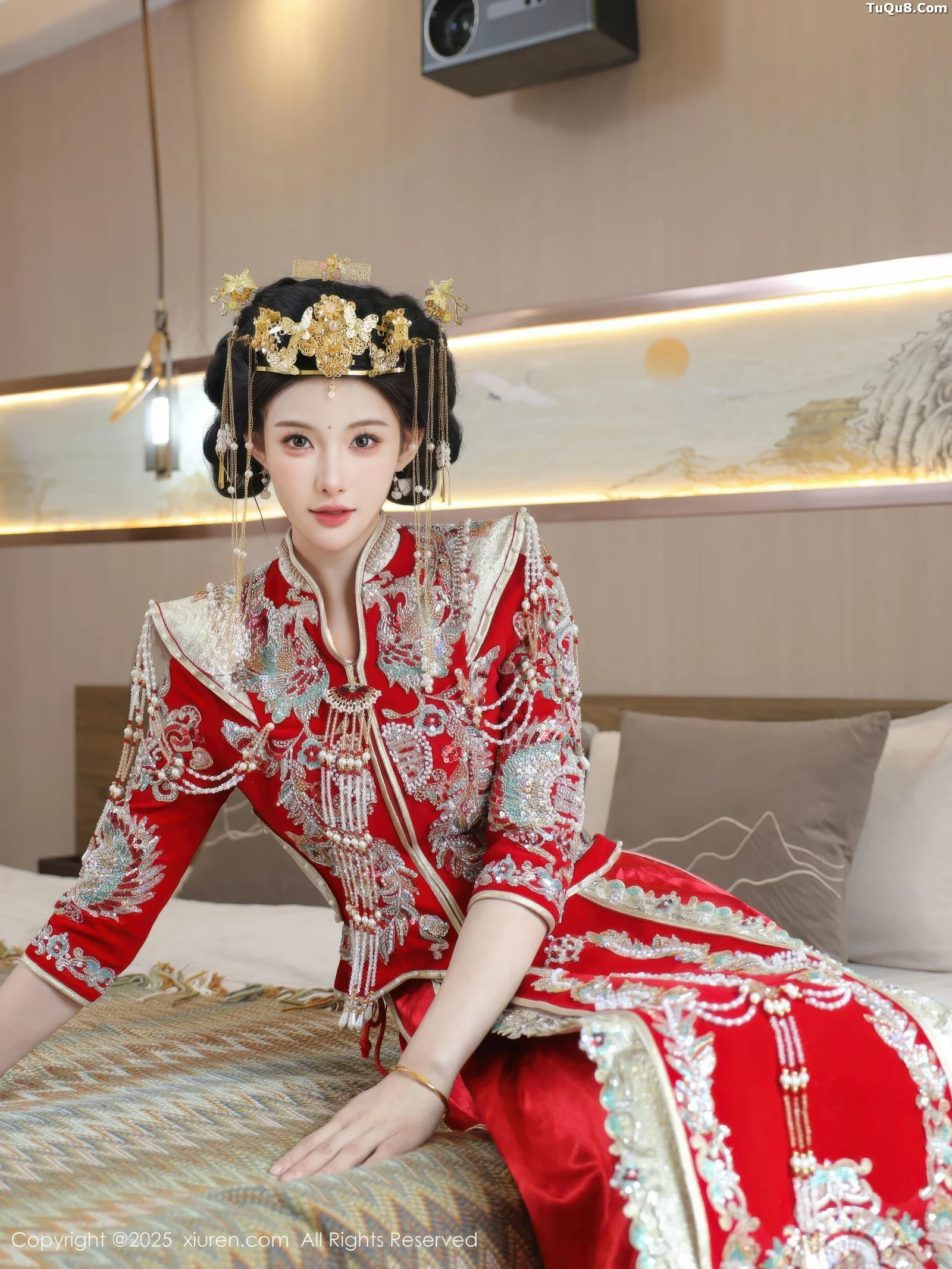 Xgyw.Org_[XiuRen秀人网]No.10742_模特梨霜儿性感红色新娘服饰配肉色丝袜秀丰腴身材迷人诱惑写真84P