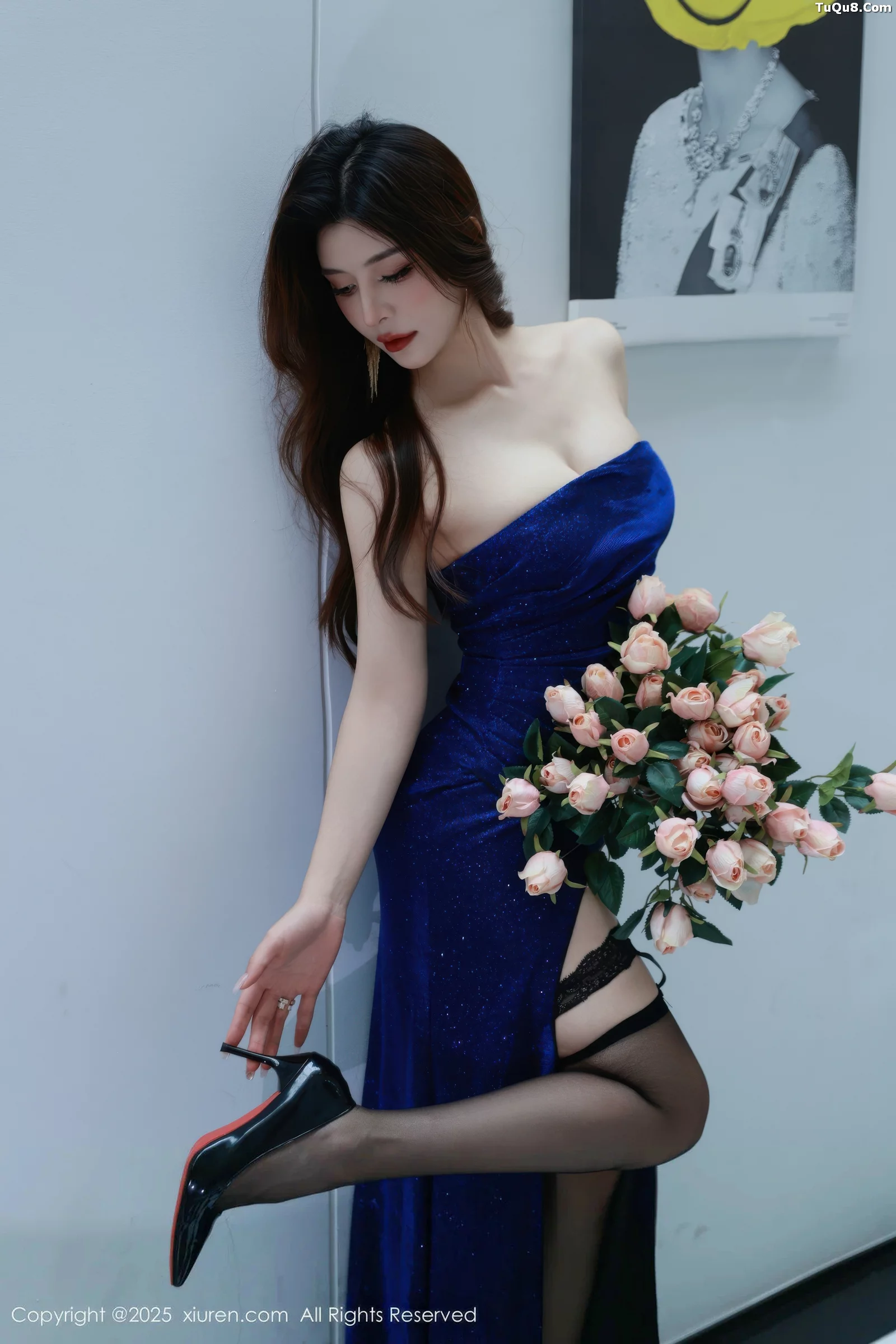Xgyw.Org_[XiuRen秀人网]No.10740_模特阿依莎性感蓝色连衣裙露蓝色内衣配黑丝袜秀曼妙身材诱惑写真71P