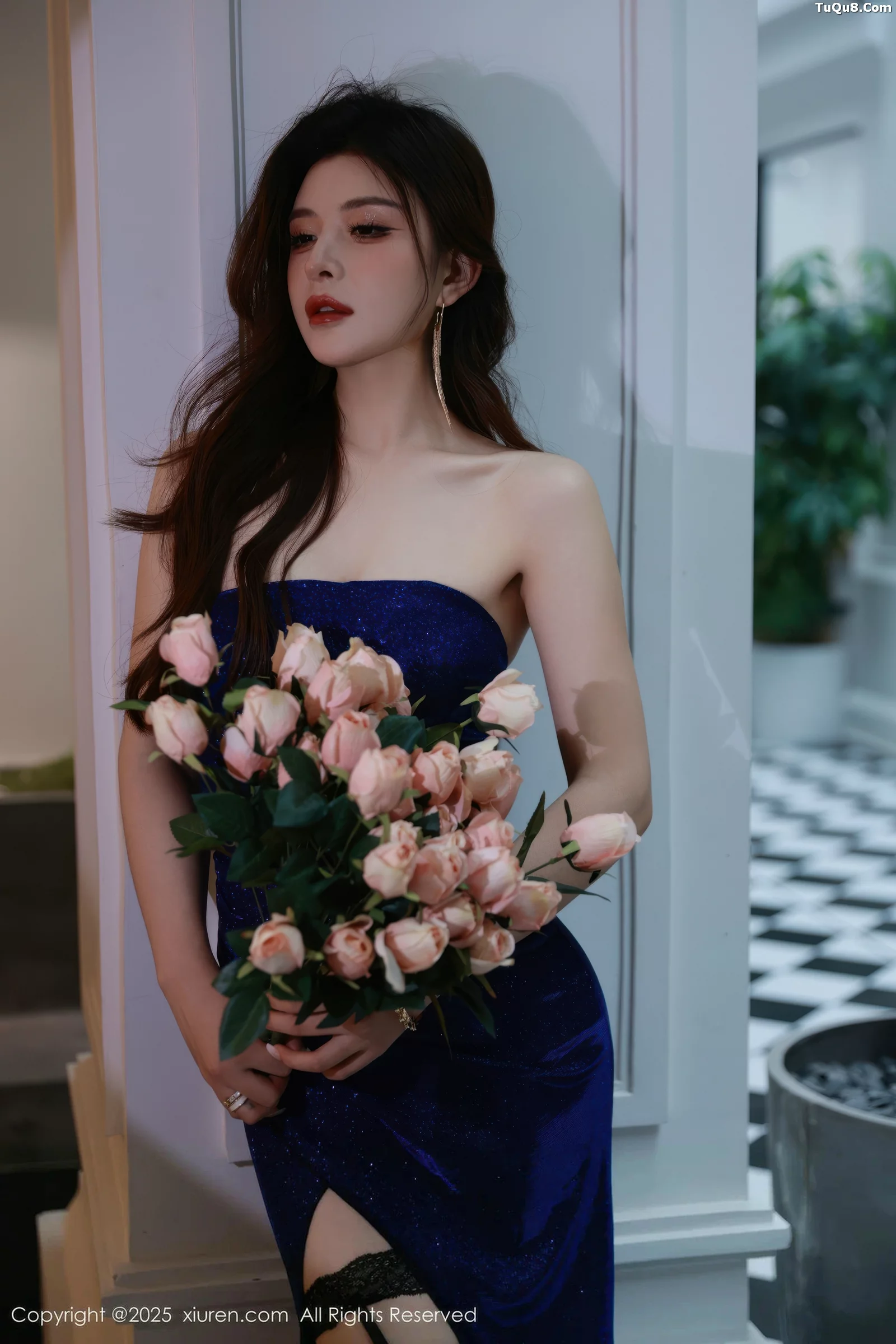 Xgyw.Org_[XiuRen秀人网]No.10740_模特阿依莎性感蓝色连衣裙露蓝色内衣配黑丝袜秀曼妙身材诱惑写真71P
