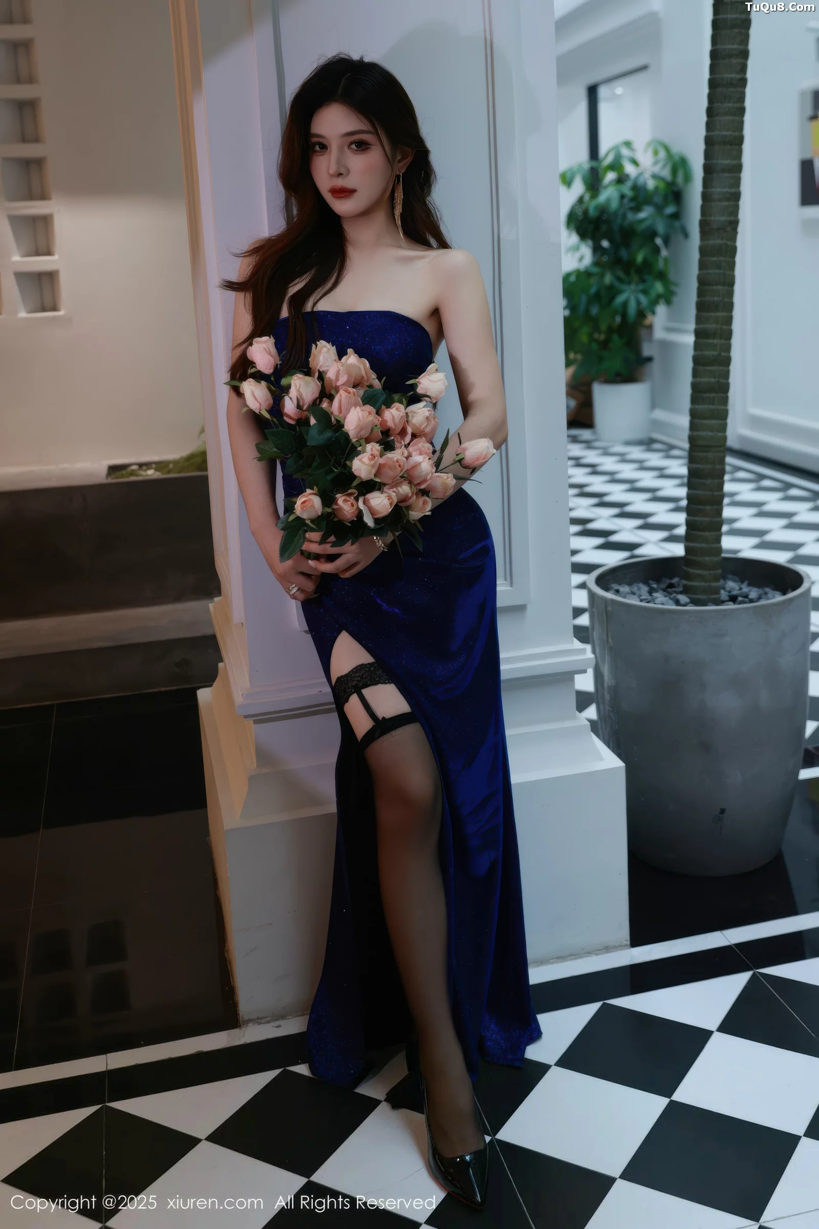 Xgyw.Org_[XiuRen秀人网]No.10740_模特阿依莎性感蓝色连衣裙露蓝色内衣配黑丝袜秀曼妙身材诱惑写真71P