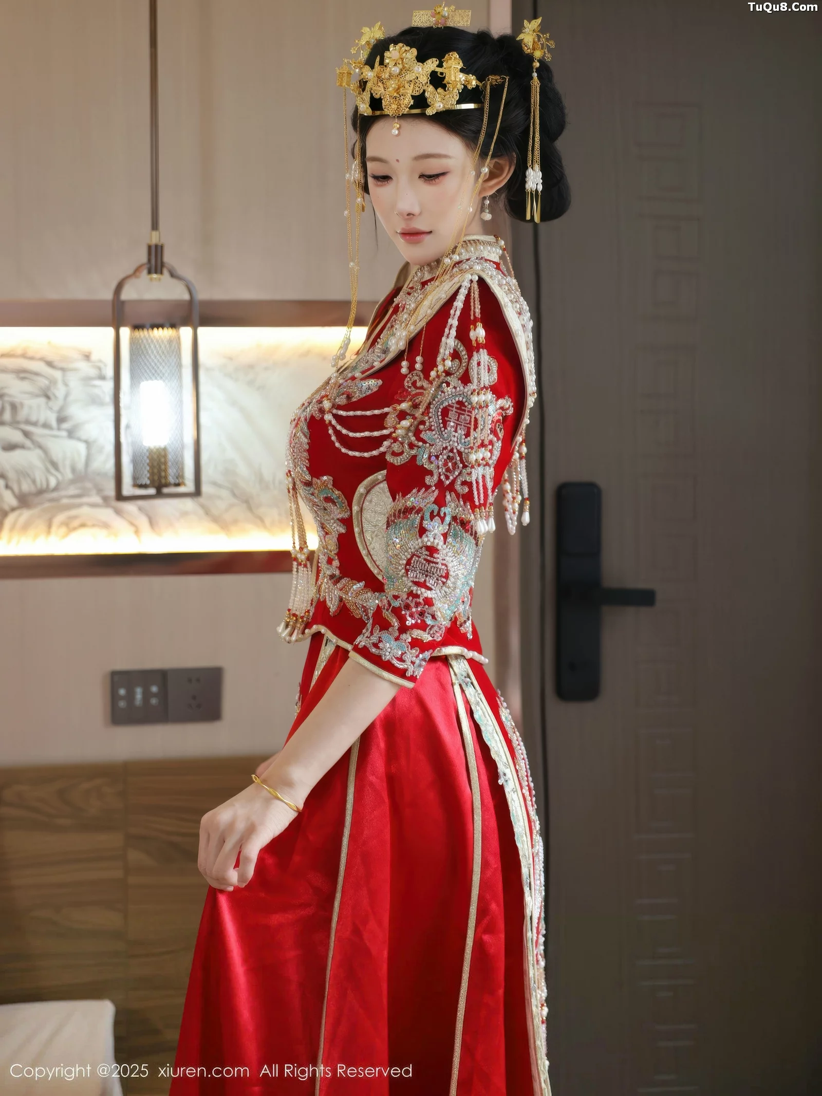 Xgyw.Org_[XiuRen秀人网]No.10742_模特梨霜儿性感红色新娘服饰配肉色丝袜秀丰腴身材迷人诱惑写真84P