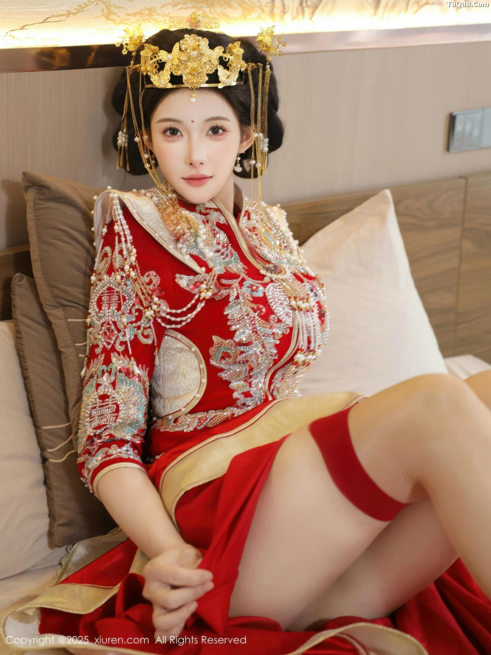 Xgyw.Org_[XiuRen秀人网]No.10742_模特梨霜儿性感红色新娘服饰配肉色丝袜秀丰腴身材迷人诱惑写真84P