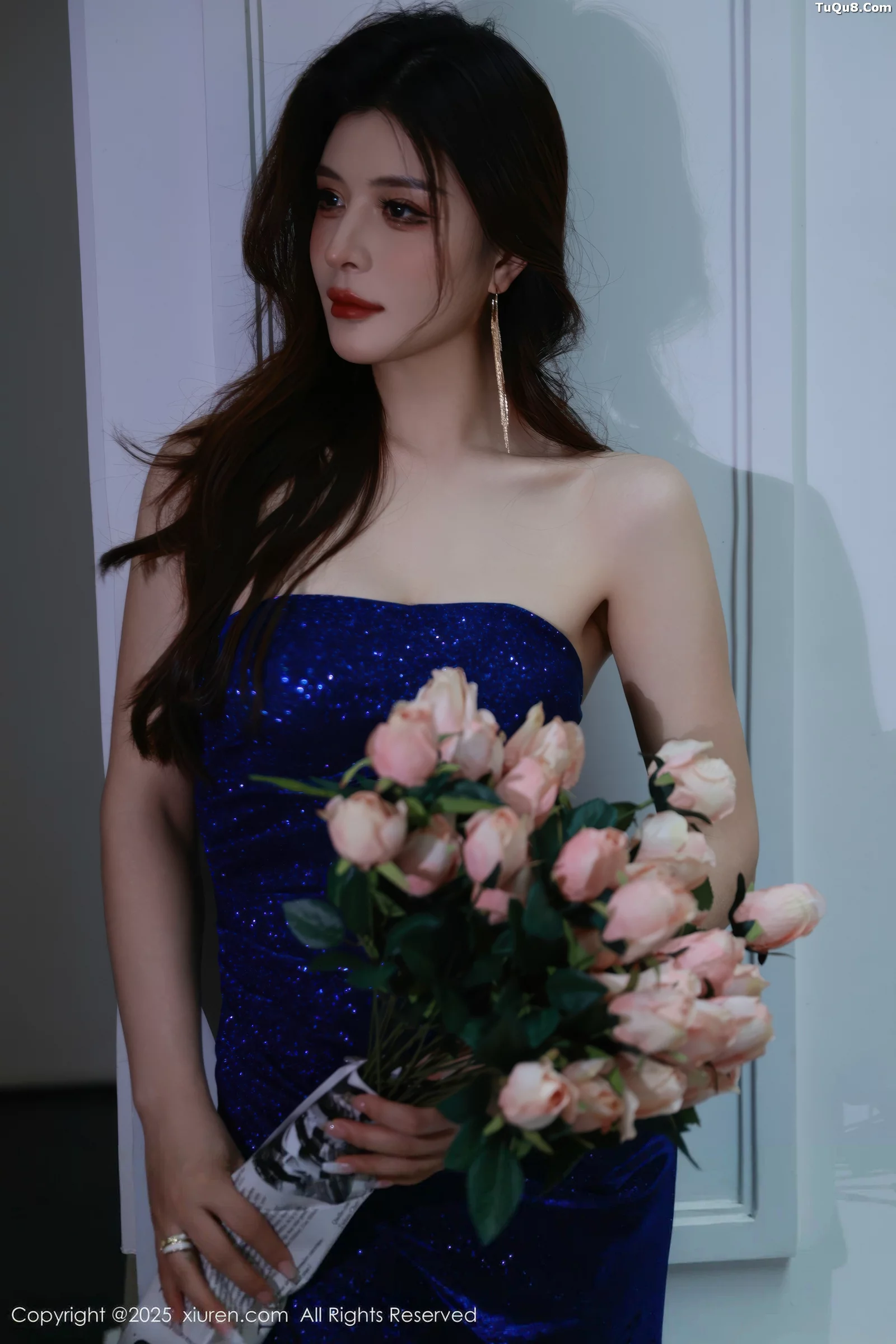 Xgyw.Org_[XiuRen秀人网]No.10740_模特阿依莎性感蓝色连衣裙露蓝色内衣配黑丝袜秀曼妙身材诱惑写真71P