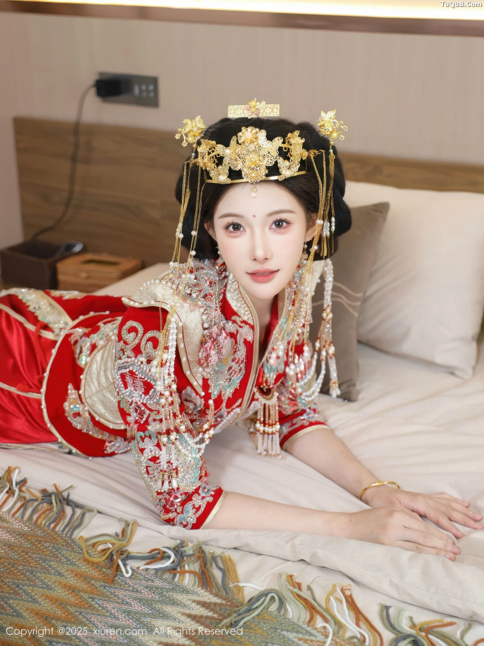 Xgyw.Org_[XiuRen秀人网]No.10742_模特梨霜儿性感红色新娘服饰配肉色丝袜秀丰腴身材迷人诱惑写真84P