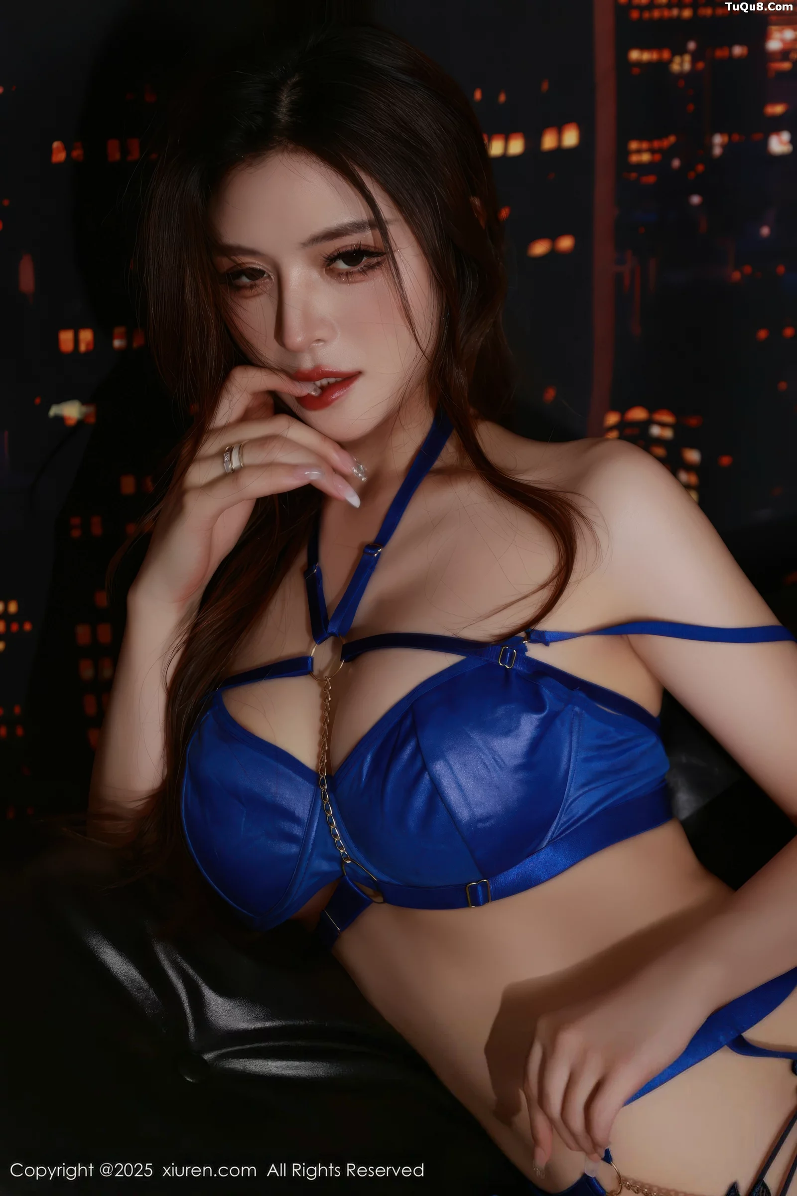 Xgyw.Org_[XiuRen秀人网]No.10740_模特阿依莎性感蓝色连衣裙露蓝色内衣配黑丝袜秀曼妙身材诱惑写真71P