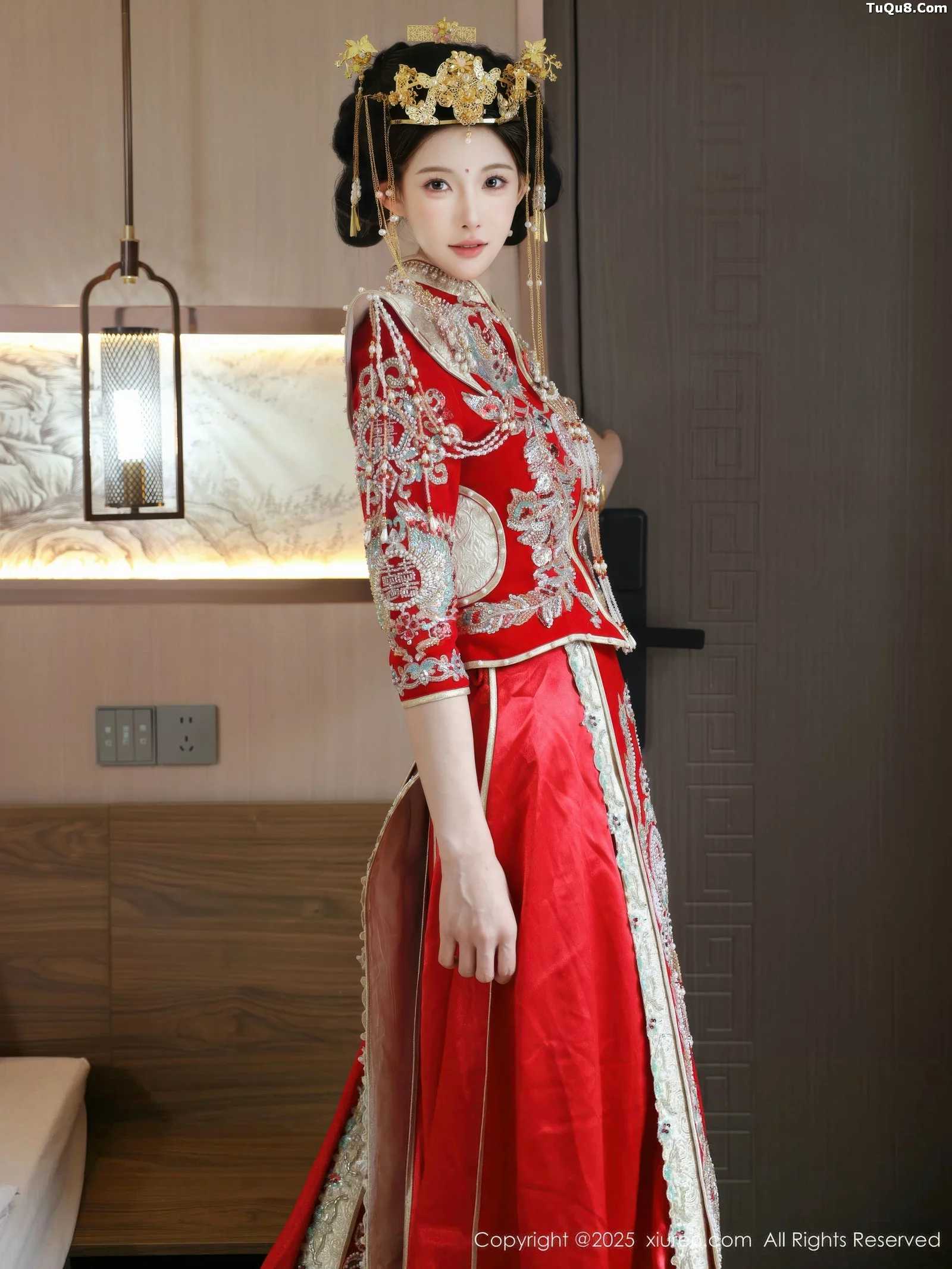 Xgyw.Org_[XiuRen秀人网]No.10742_模特梨霜儿性感红色新娘服饰配肉色丝袜秀丰腴身材迷人诱惑写真84P