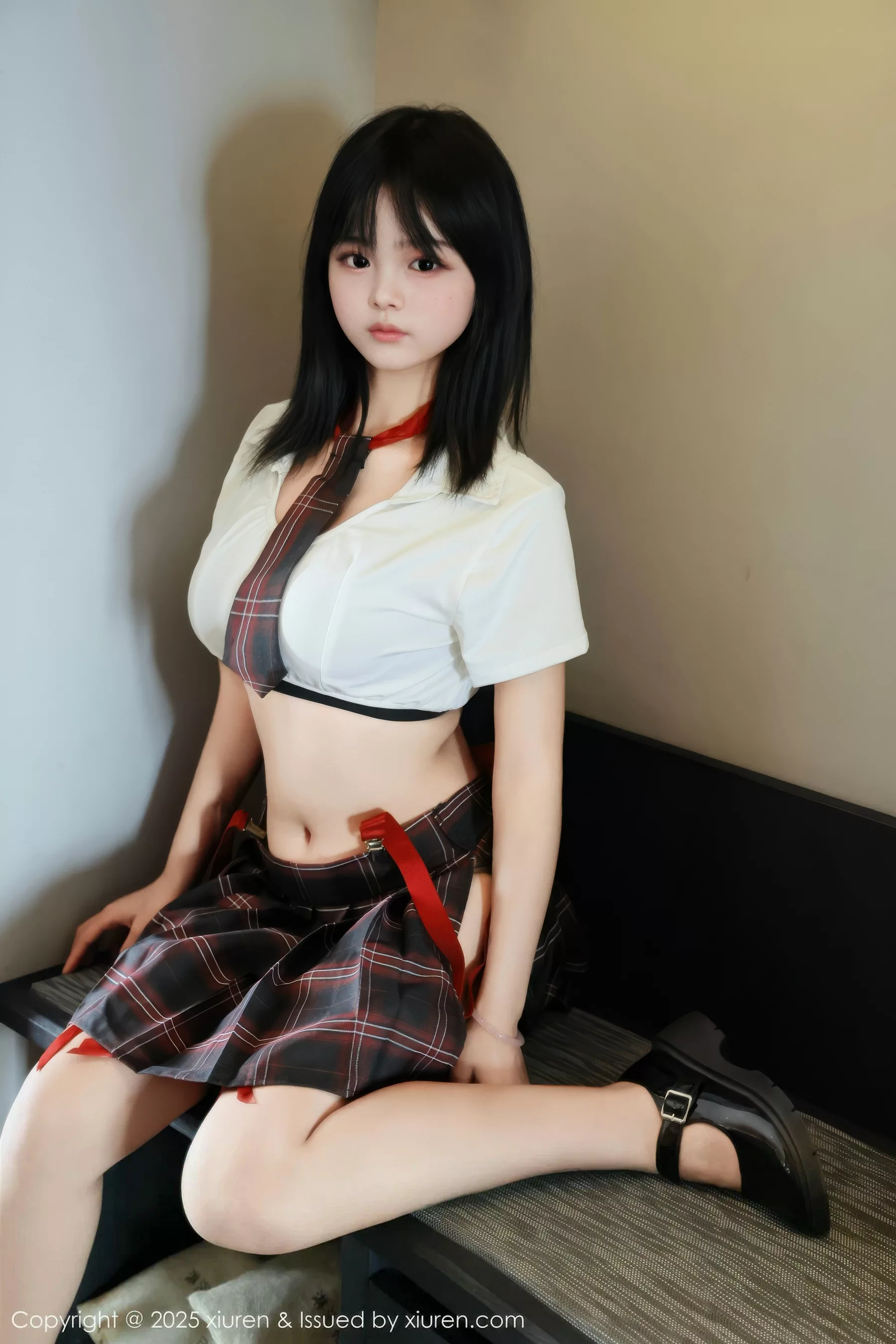 Xgyw.Org_[XiuRen秀人网]No.10774_模特小泠性感短款上衣露黑色内衣配格子裙秀丰满身材诱惑写真58P