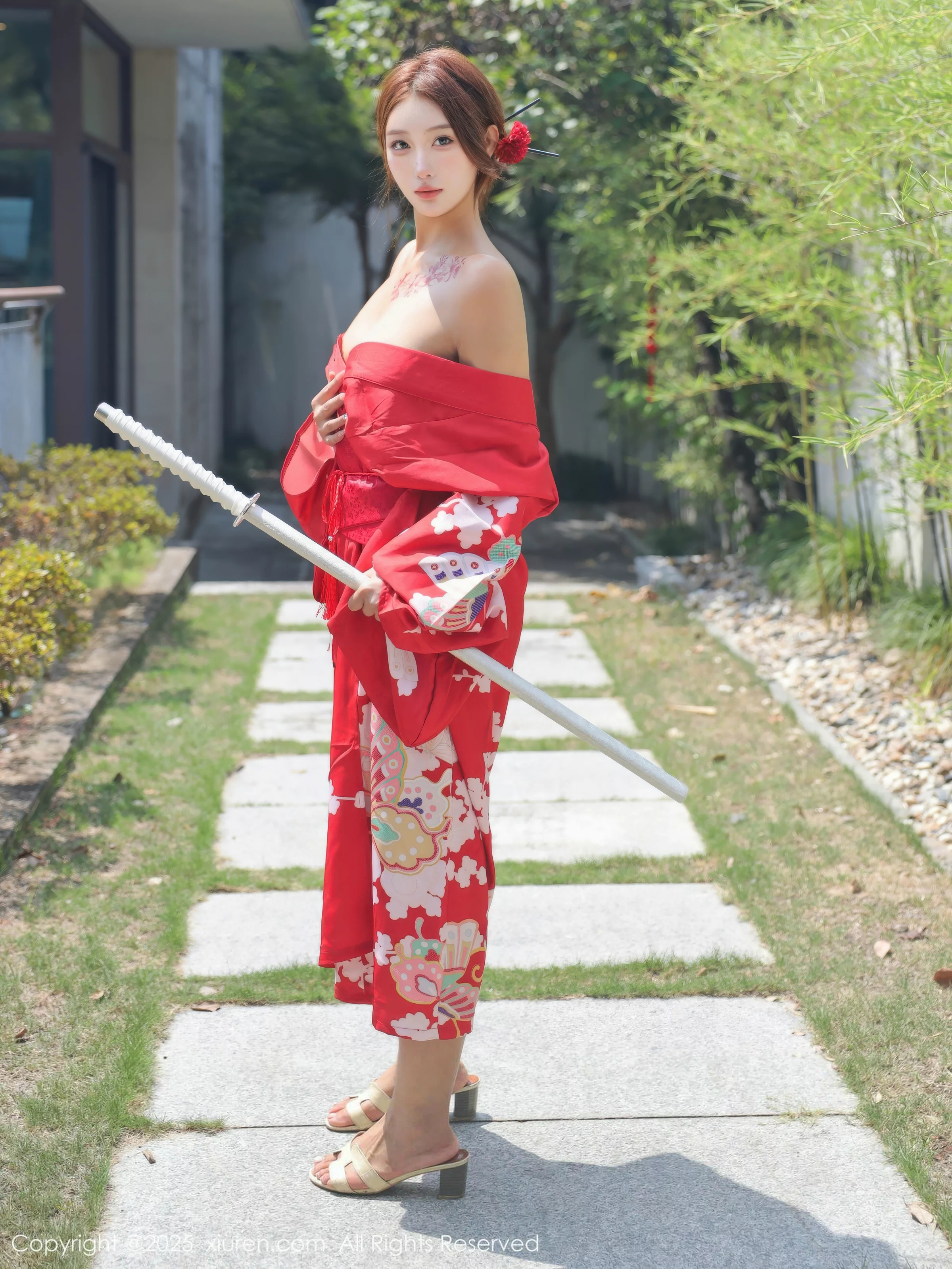 Xgyw.Org_[XiuRen秀人网]No.10683_模特金允希Yuki户外性感红色和服半脱秀完美身材惹火诱惑写真80P