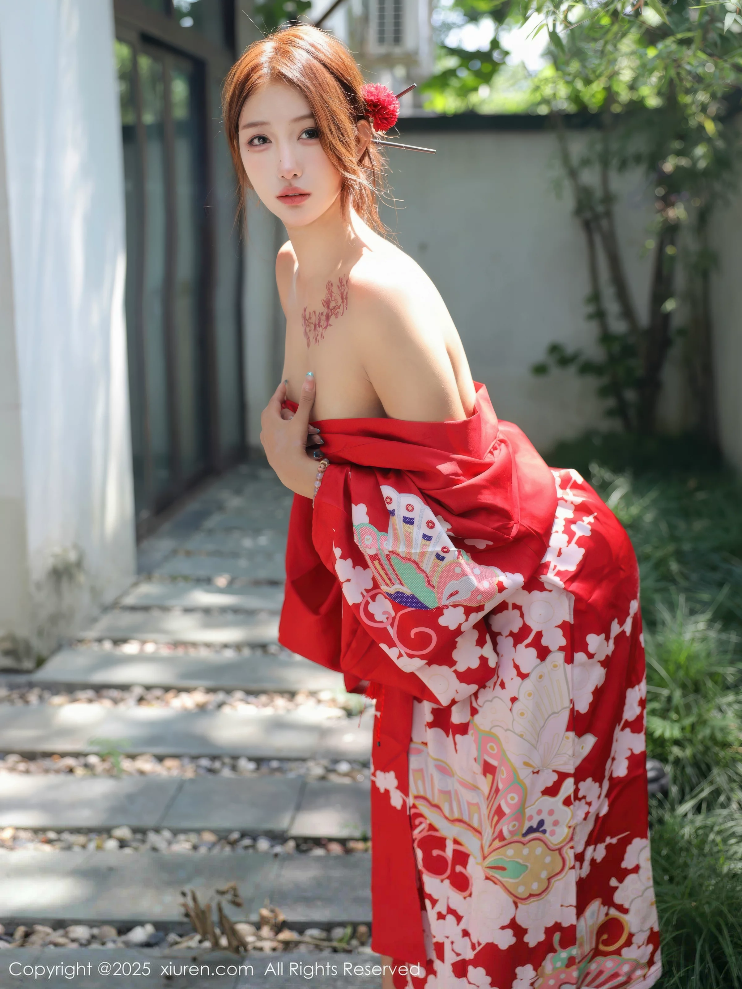 Xgyw.Org_[XiuRen秀人网]No.10683_模特金允希Yuki户外性感红色和服半脱秀完美身材惹火诱惑写真80P