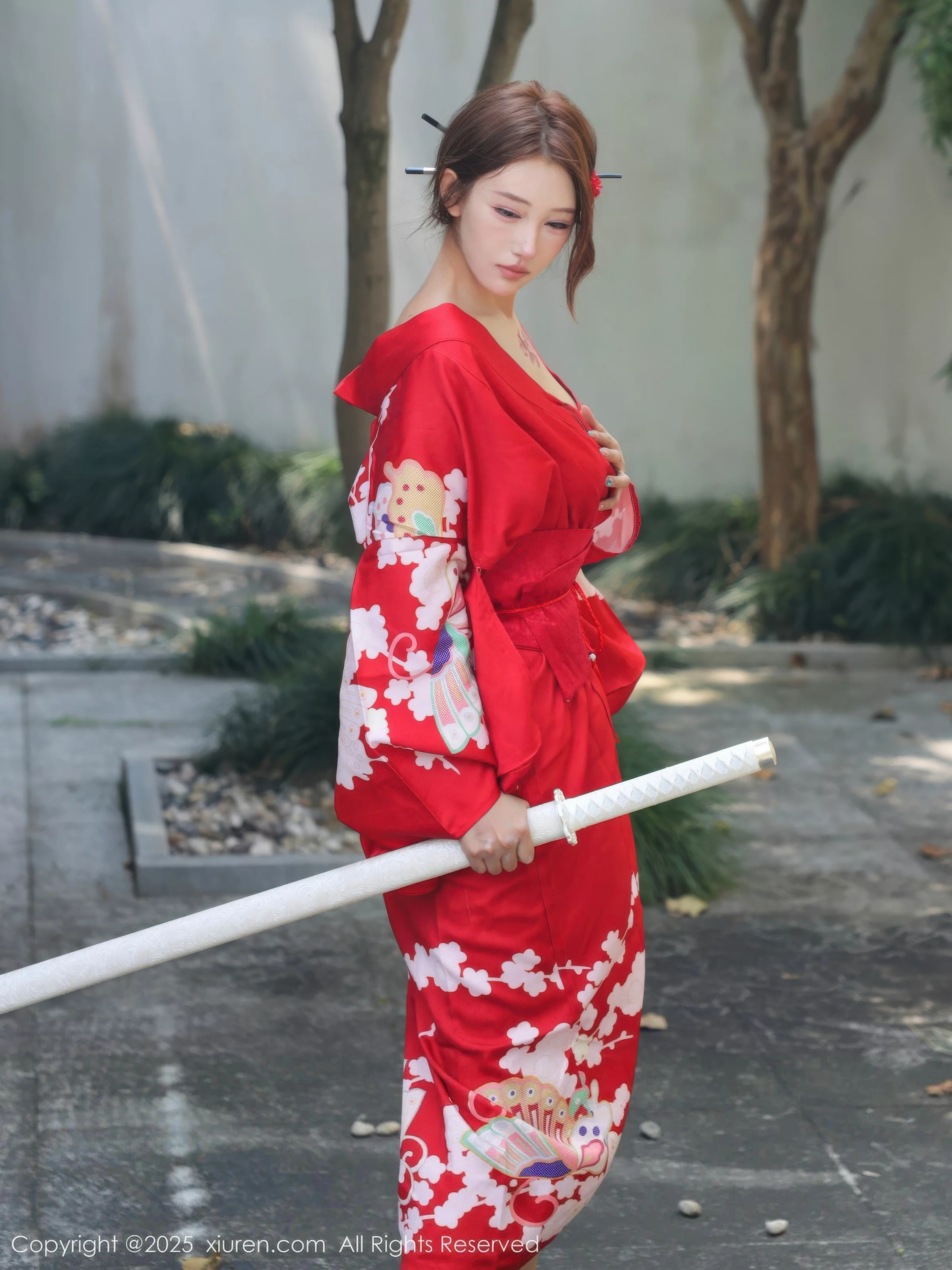 Xgyw.Org_[XiuRen秀人网]No.10683_模特金允希Yuki户外性感红色和服半脱秀完美身材惹火诱惑写真80P