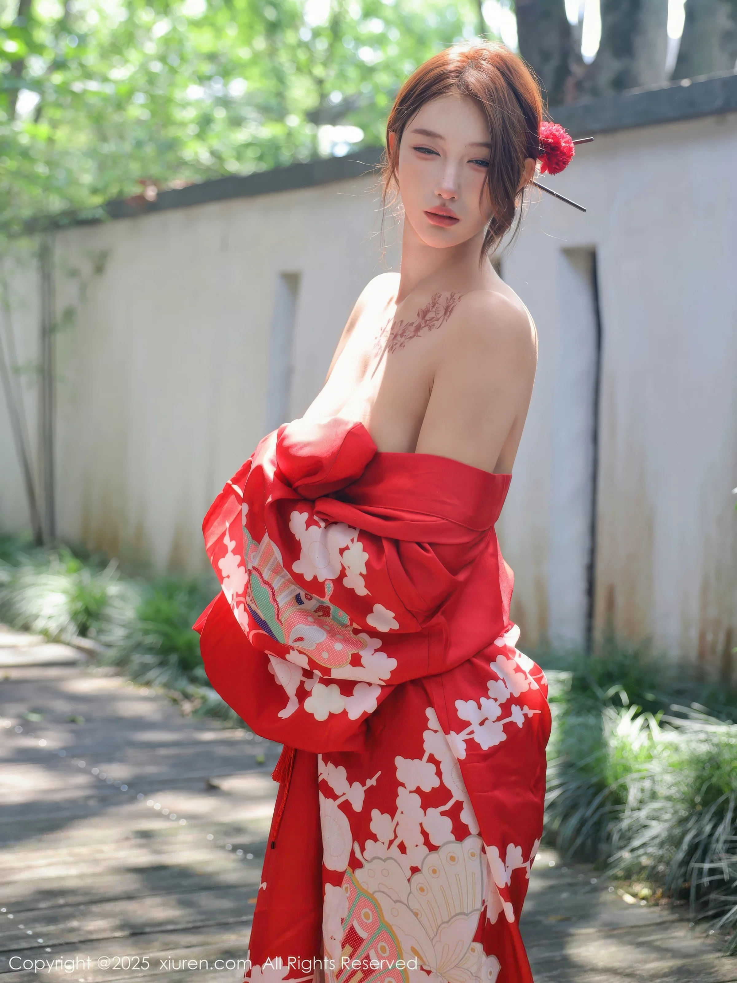 Xgyw.Org_[XiuRen秀人网]No.10683_模特金允希Yuki户外性感红色和服半脱秀完美身材惹火诱惑写真80P