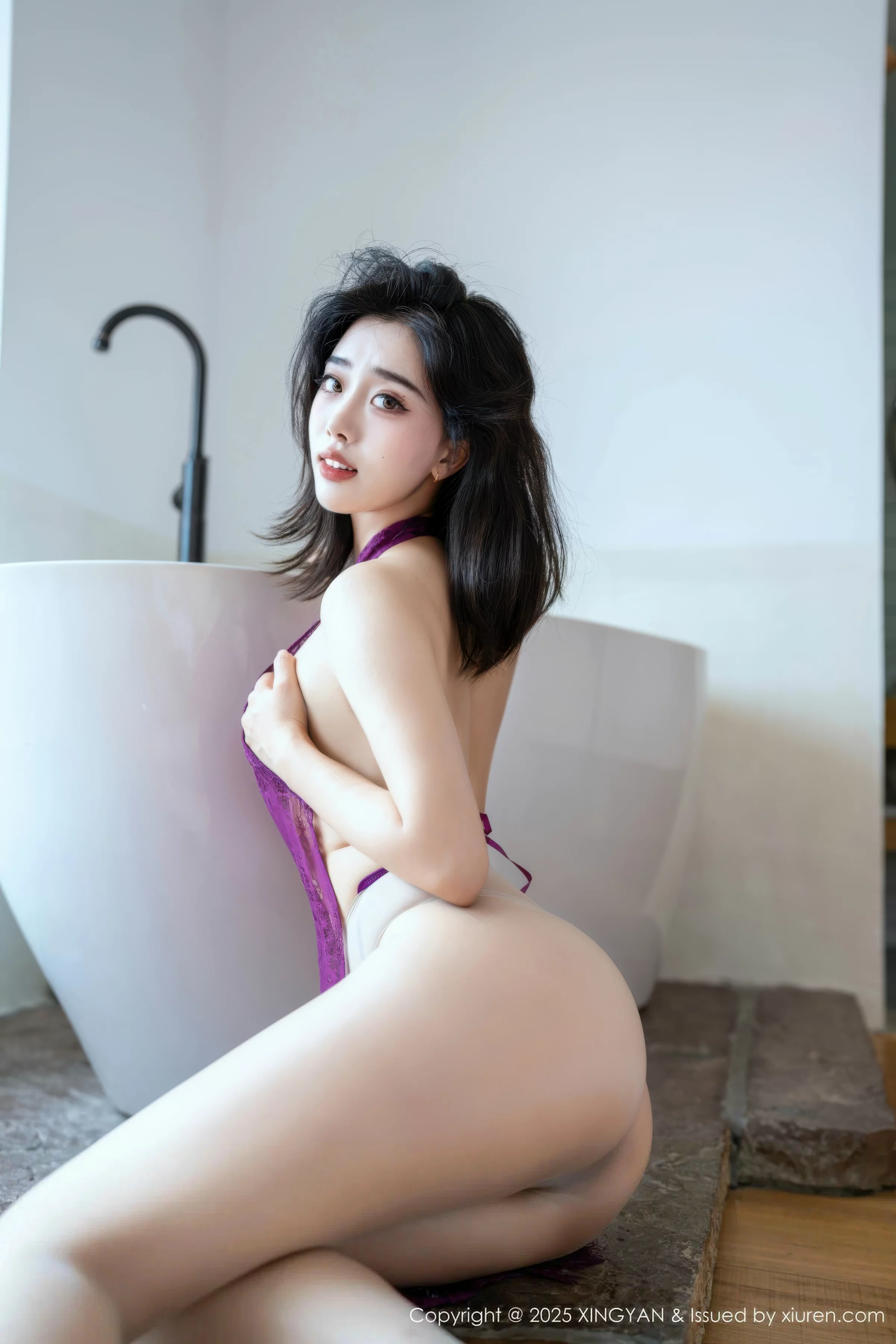 Xgyw.Org_[XINGYAN星颜社]VOL.389_模特阮福福私房性感紫色情趣内衣配灰丝袜秀完美身材诱惑写真81P