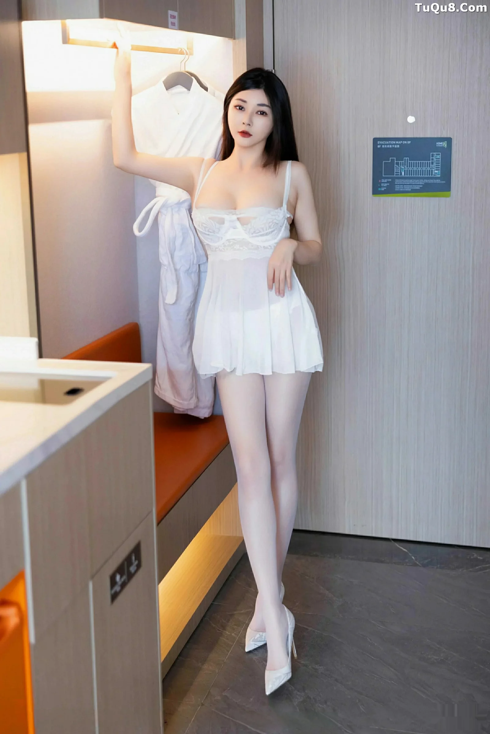 Xgyw.Org_[HuaYang花漾]Vol.644_模特凯竹Quinn蓝色情趣内衣+白色吊带睡衣秀丰腴身材诱惑写真60P
