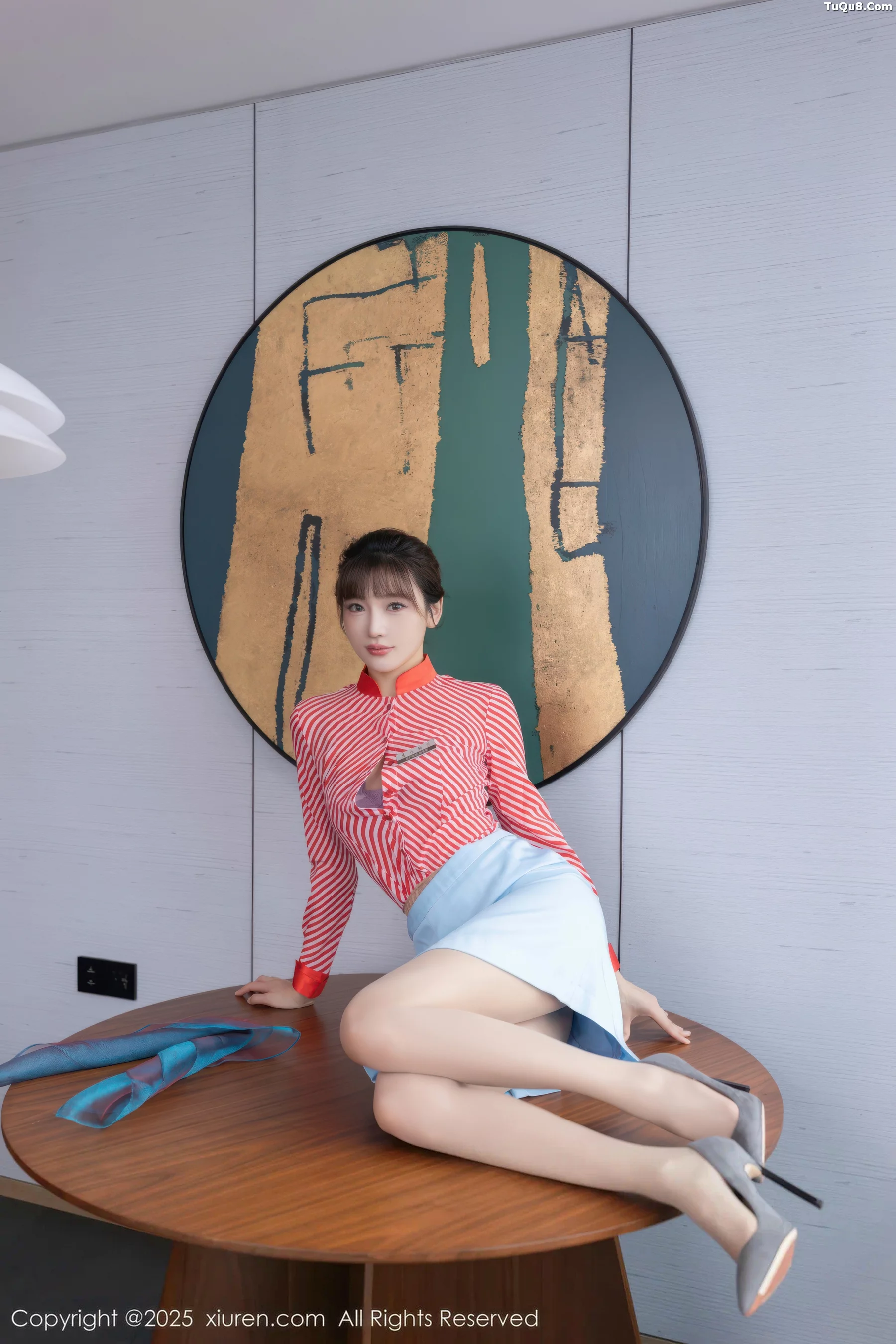 Xgyw.Org_[XiuRen秀人网]No.10932_模特陆萱萱性感条纹服饰露紫色蕾丝内衣秀柔美身姿迷人诱惑写真80P