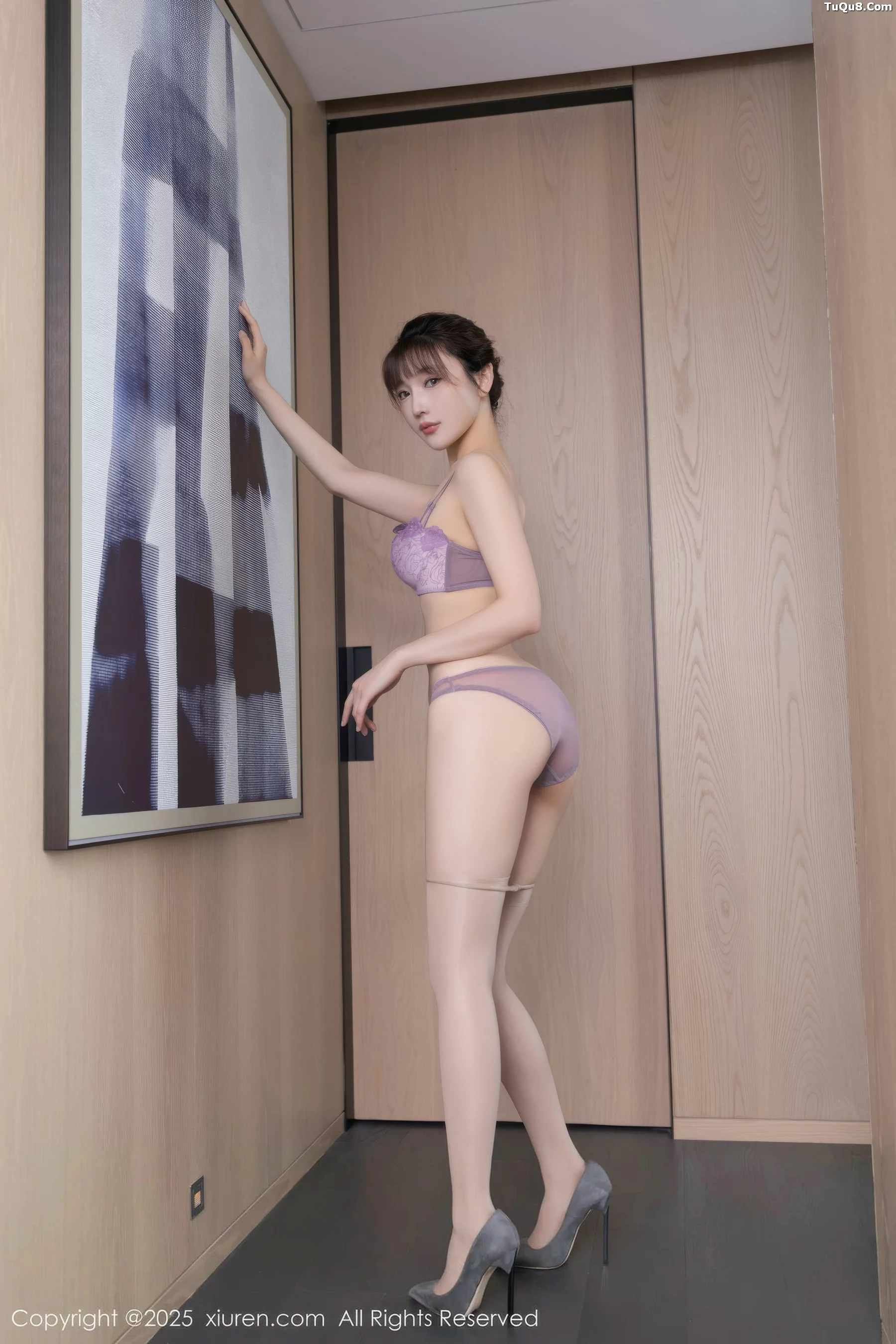 Xgyw.Org_[XiuRen秀人网]No.10932_模特陆萱萱性感条纹服饰露紫色蕾丝内衣秀柔美身姿迷人诱惑写真80P