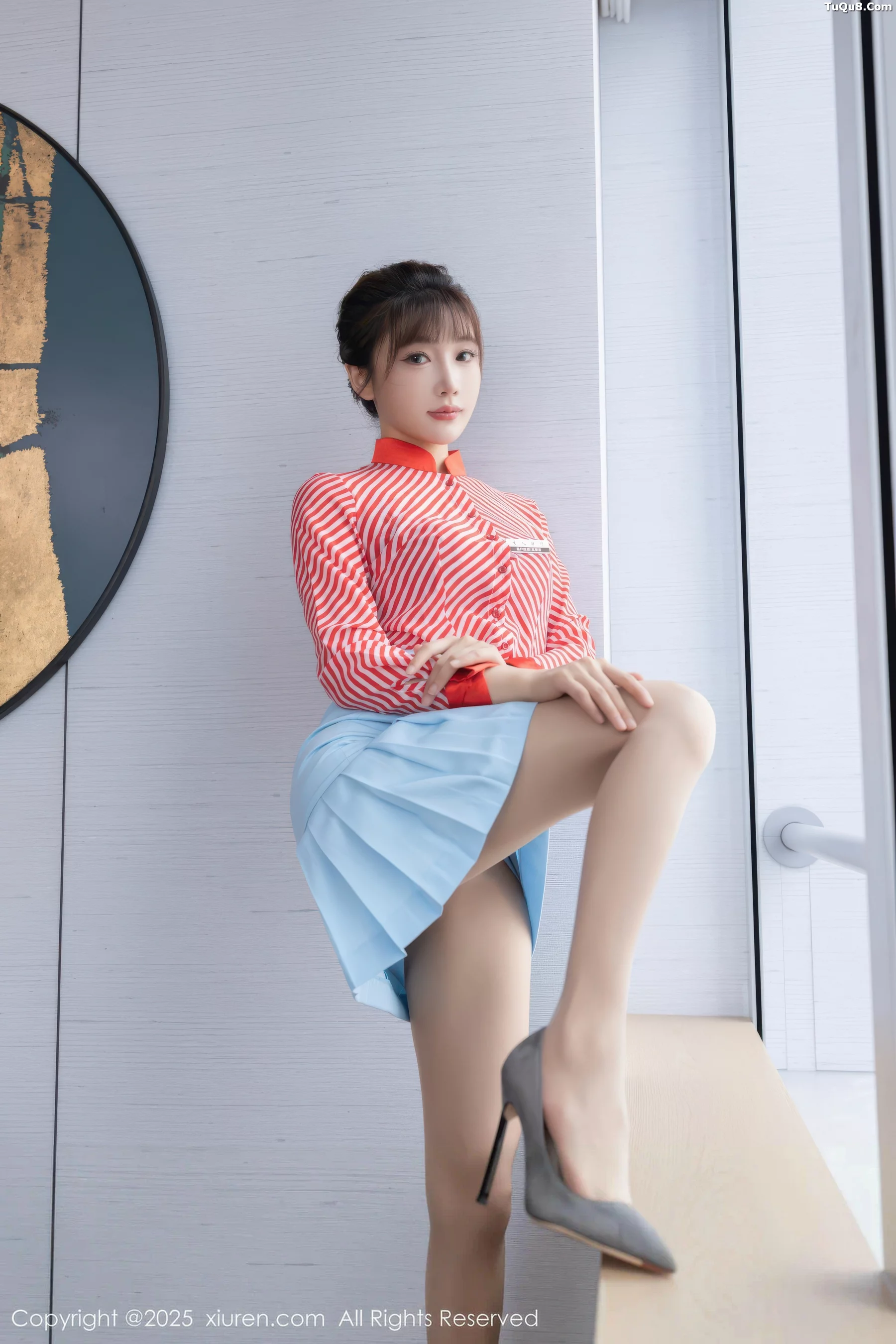 Xgyw.Org_[XiuRen秀人网]No.10932_模特陆萱萱性感条纹服饰露紫色蕾丝内衣秀柔美身姿迷人诱惑写真80P