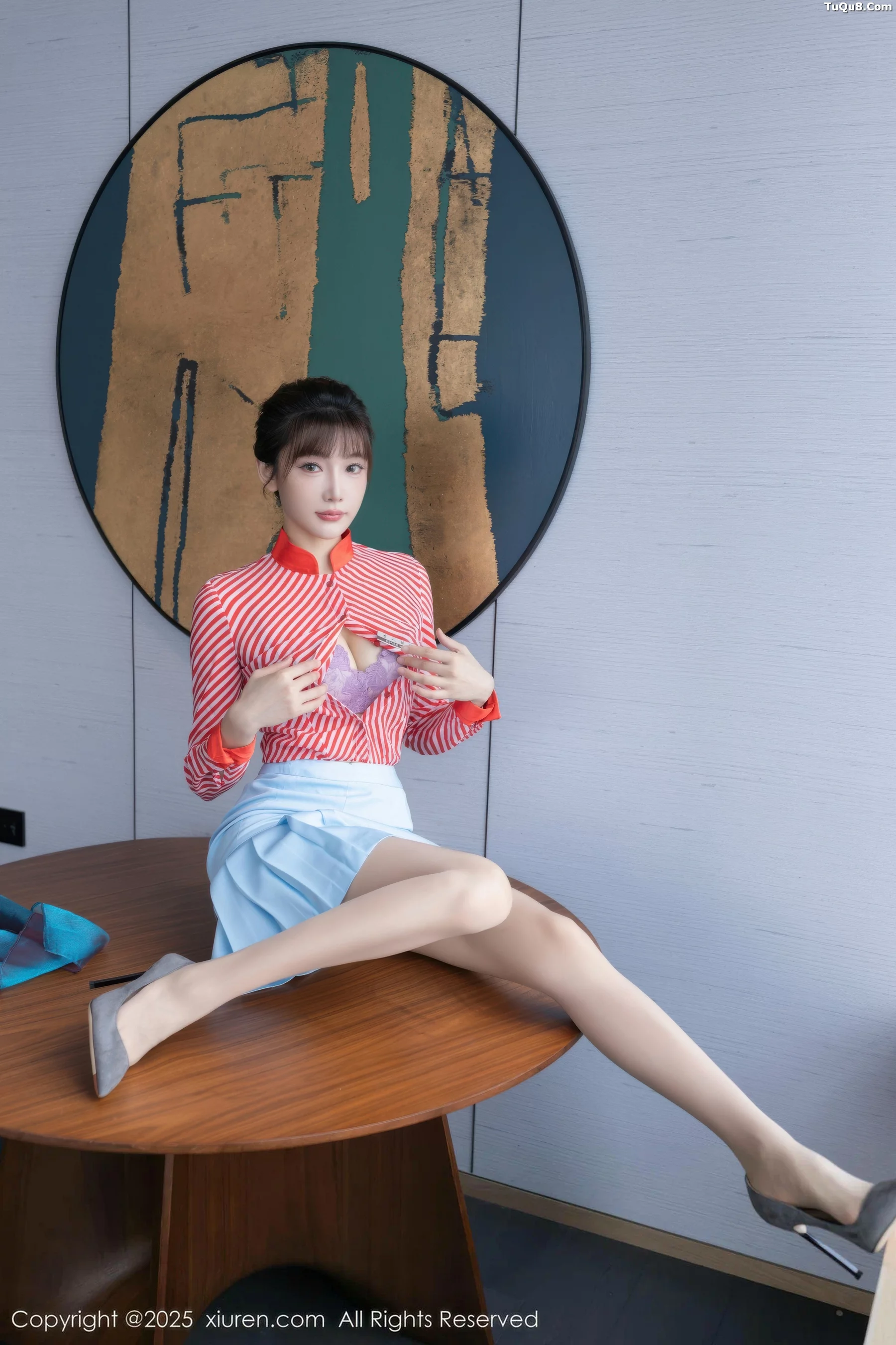 Xgyw.Org_[XiuRen秀人网]No.10932_模特陆萱萱性感条纹服饰露紫色蕾丝内衣秀柔美身姿迷人诱惑写真80P