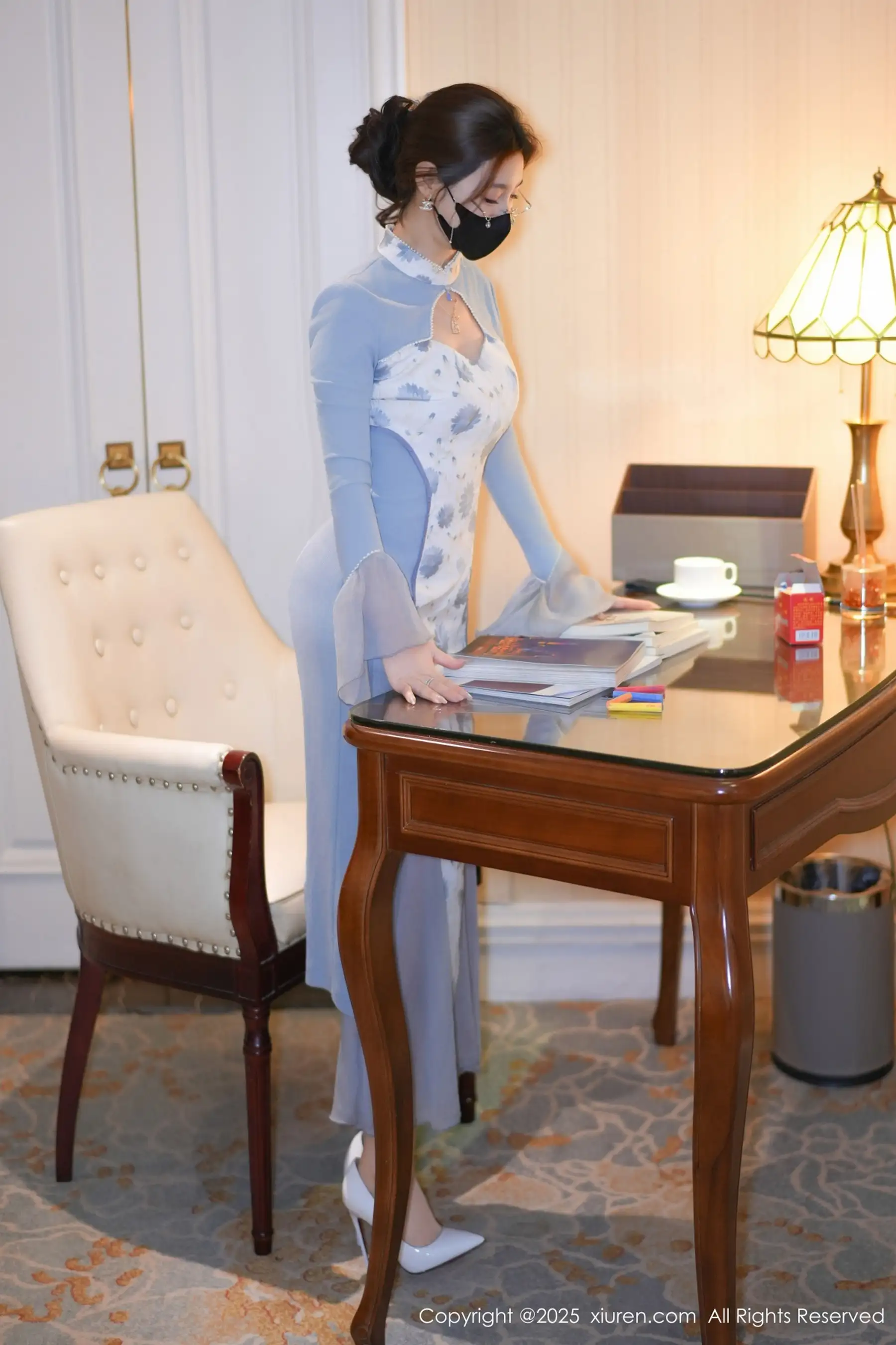 Xgyw.Org_[XiuRen秀人网]No.11033_模特Twins-桃桃性感蓝色连衣裙露白色内衣秀曼妙身姿诱惑写真80P