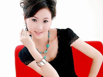 东方美色丽人国产艺人朱倩倩高清写真9P