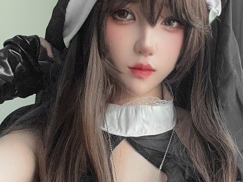 鬼马少女阿薰kaOri毛毛修女主题性感黑色情趣修女服饰配超薄黑丝秀美腿诱惑写真69P